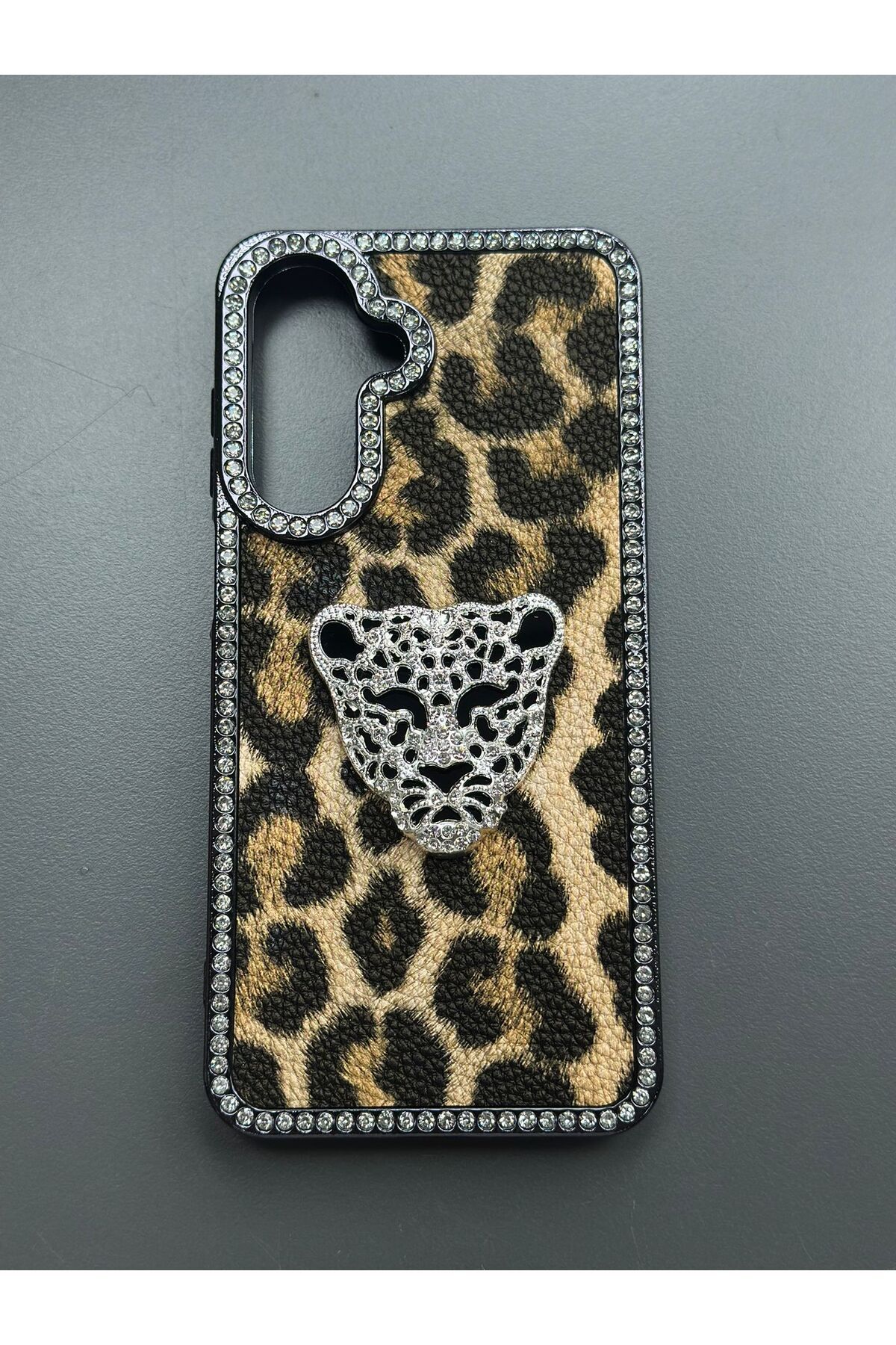 PEXURA TECH İphone 16 Leopar taşlı Telefon Kılıfı