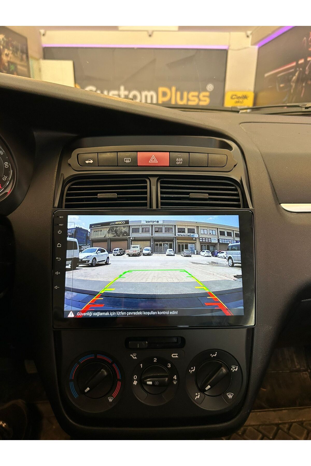 Custom Pluss FİAT LİNEA UYUMLU 4 GB RAM 64 GB DAHİLİ HAFIZA 9 İNÇ MULTİMEDYA KABLOSUZ CARPLAY GERİ GÖRÜŞ KAMERALI