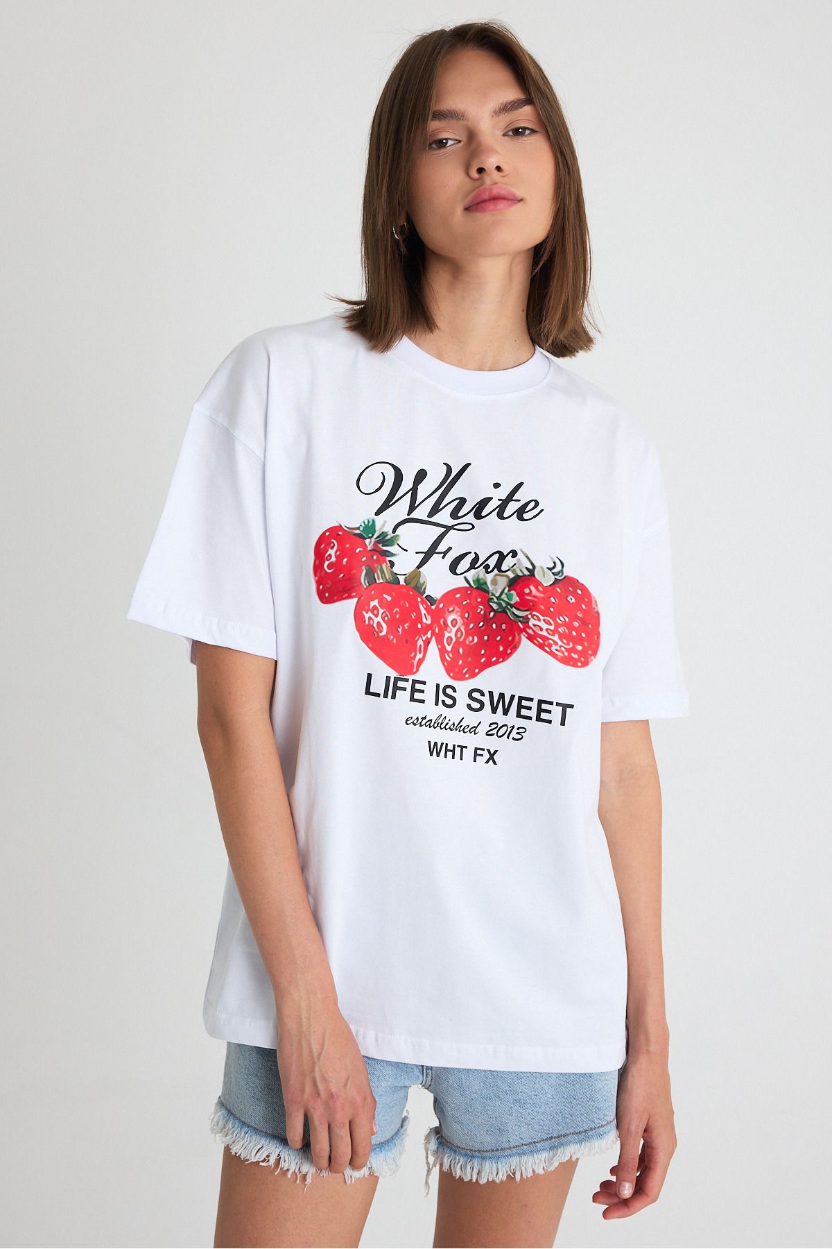 Vooya Fashion Life Is Sweet Çilek Baskılı Beyaz Pamuklu Kadın Oversize T-shirt