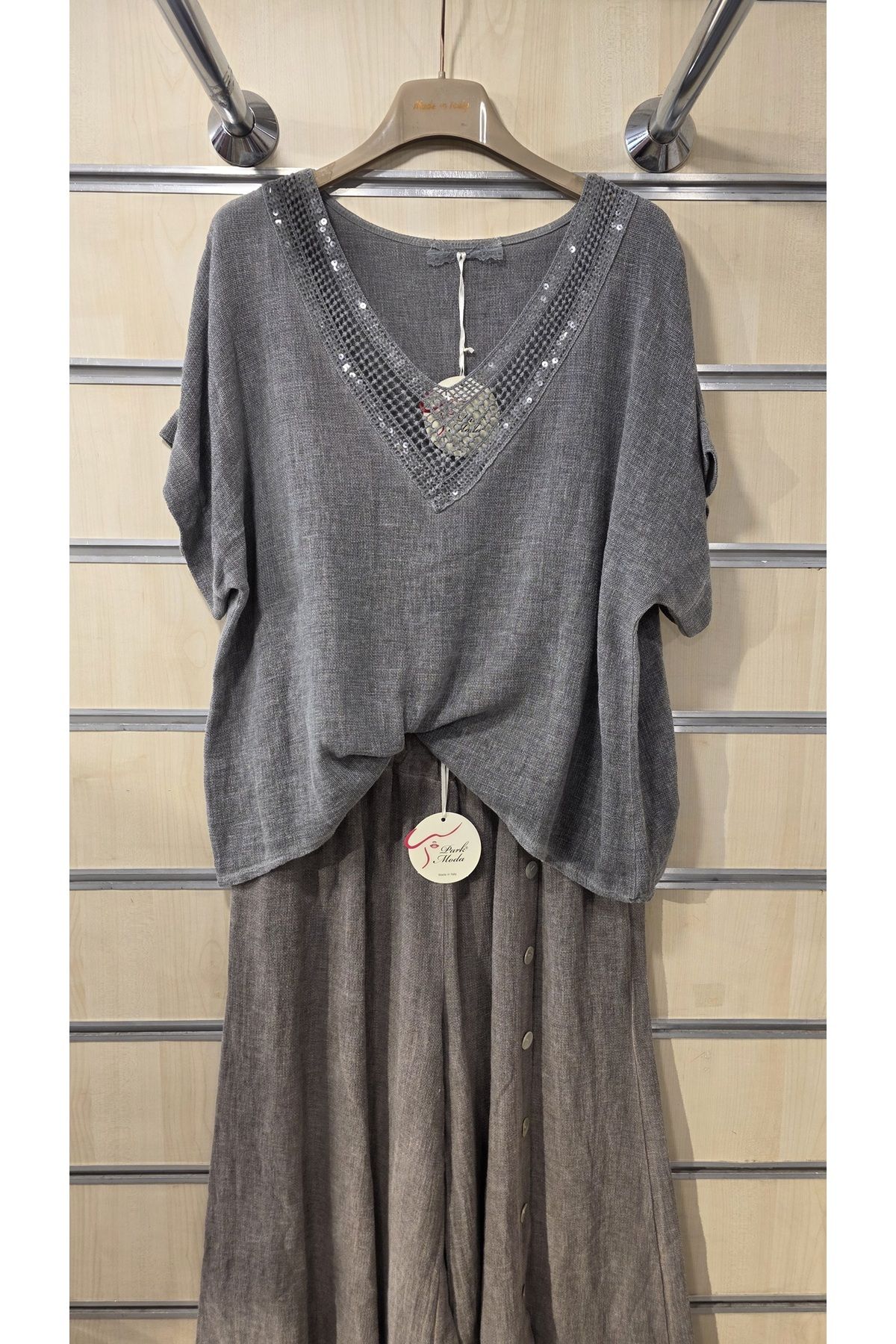 Park Moda İtalyan Keten Bluz Pullu V Yaka