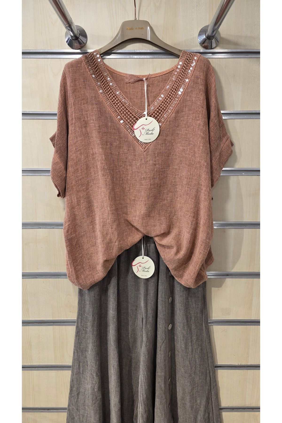 Park Moda İtalyan Keten Bluz Pullu V Yaka
