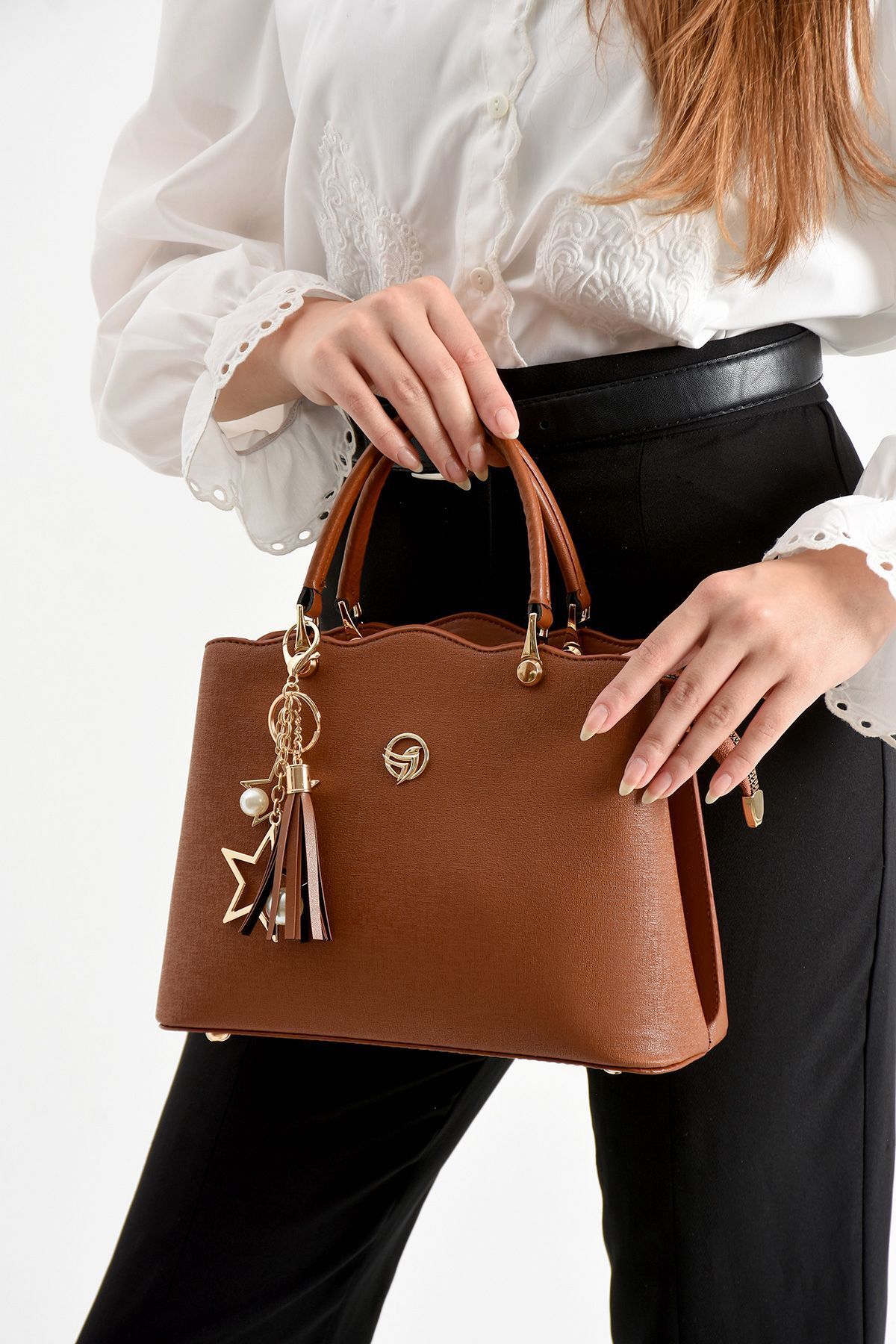 STYLE BAGS Stylebags Püskül Kadın Omuz Ve Çarpraz Çantası 17x24 ebatında