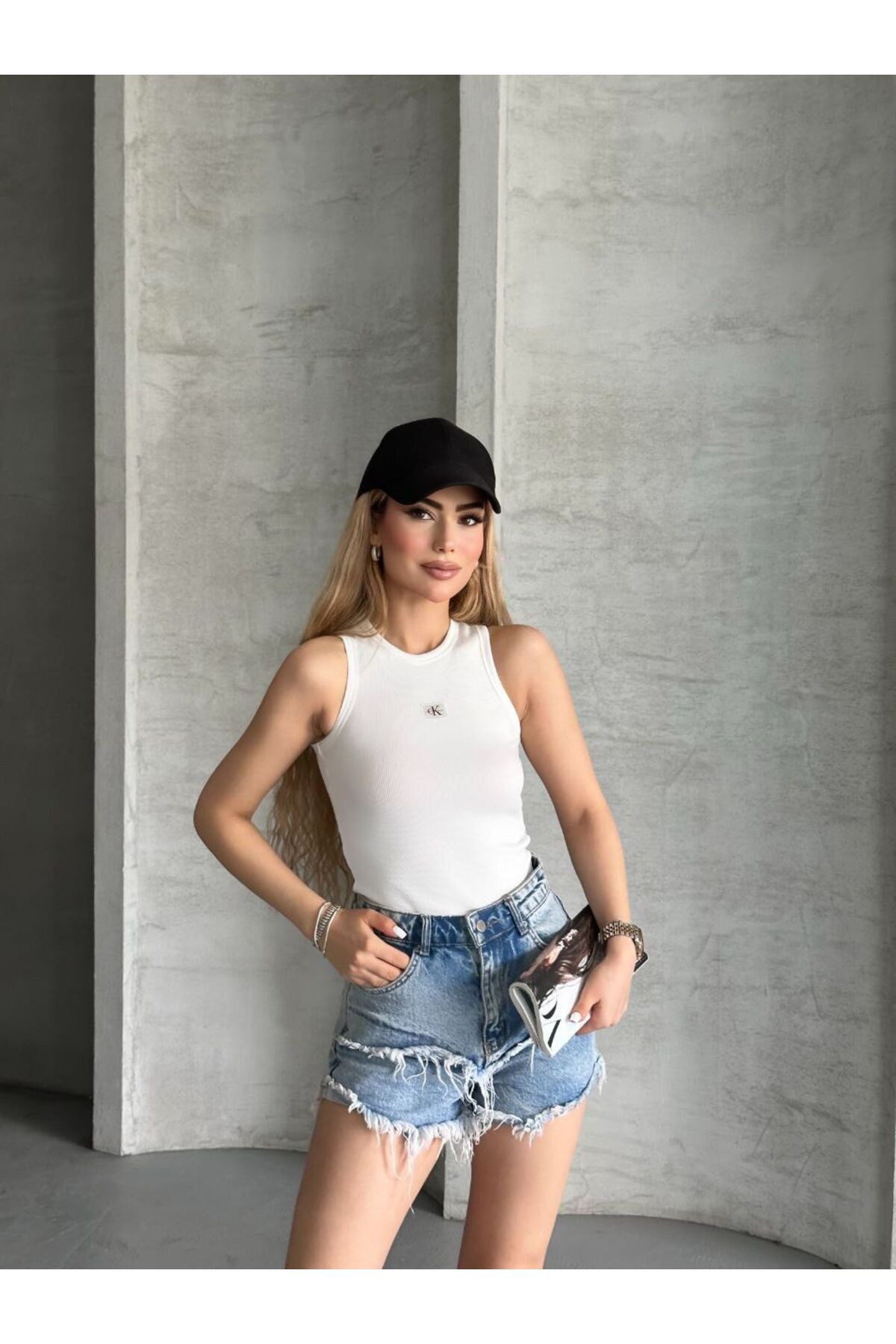 MODA Clvin Klen Sıfır Kol Nakış Detaylı Beyaz Atlet