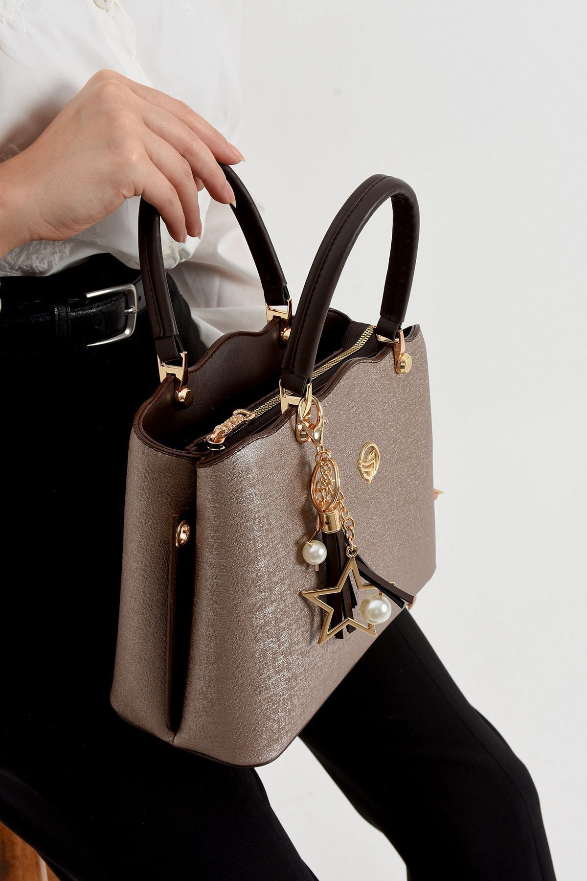 STYLE BAGS Stylebags Püskül Kadın Omuz Ve Çarpraz Çantası 17x24 ebatında