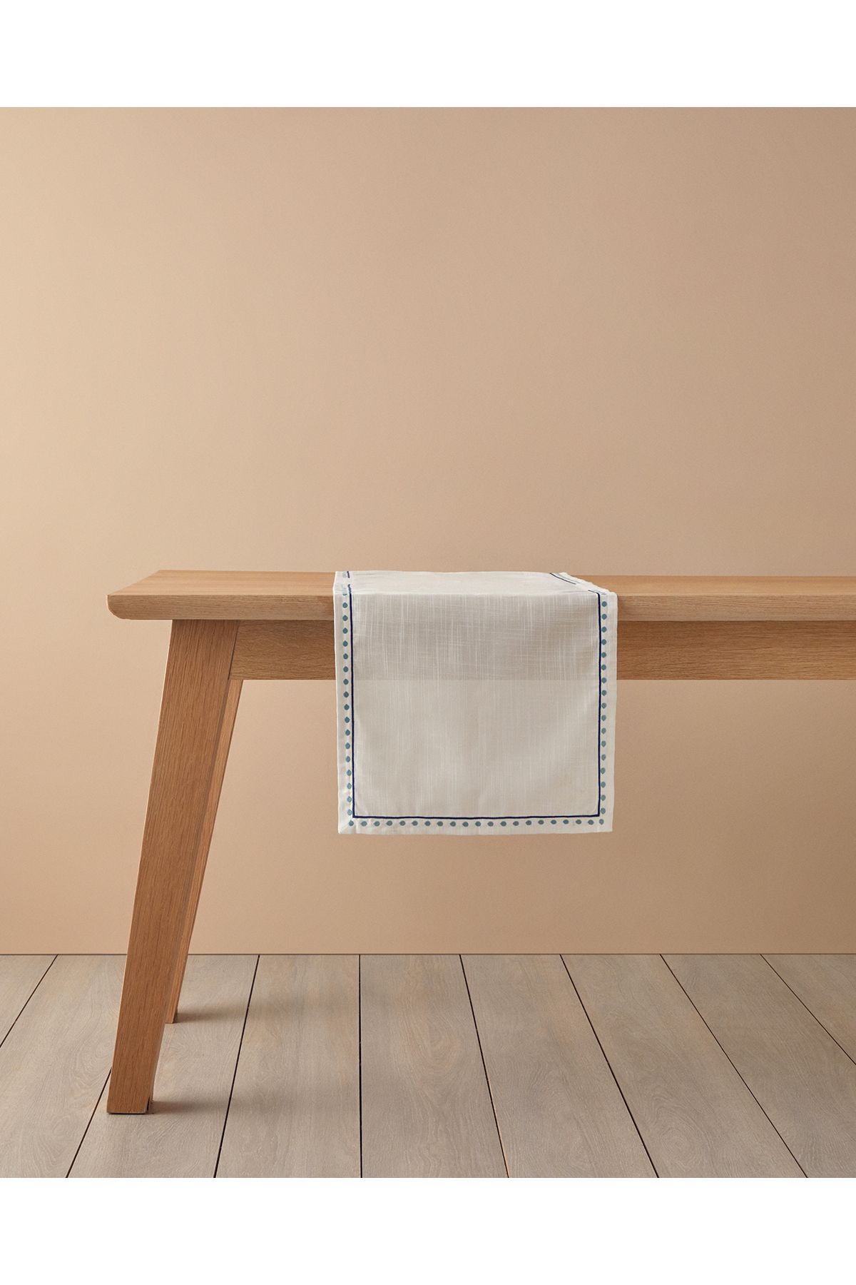 Elioure Krem ve mavi renklerde şık polyester runner, 40x150 cm, şık ve dayanıklı tasarım