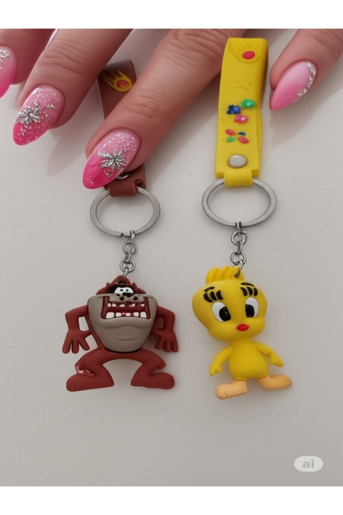 FAMEMUS ACCESSORY 2 li Looney Tunes Tazmanya Canavarı ve Tweety Anahtarlık Seti – Sevimli Figürlü Silikon Anahtarlık