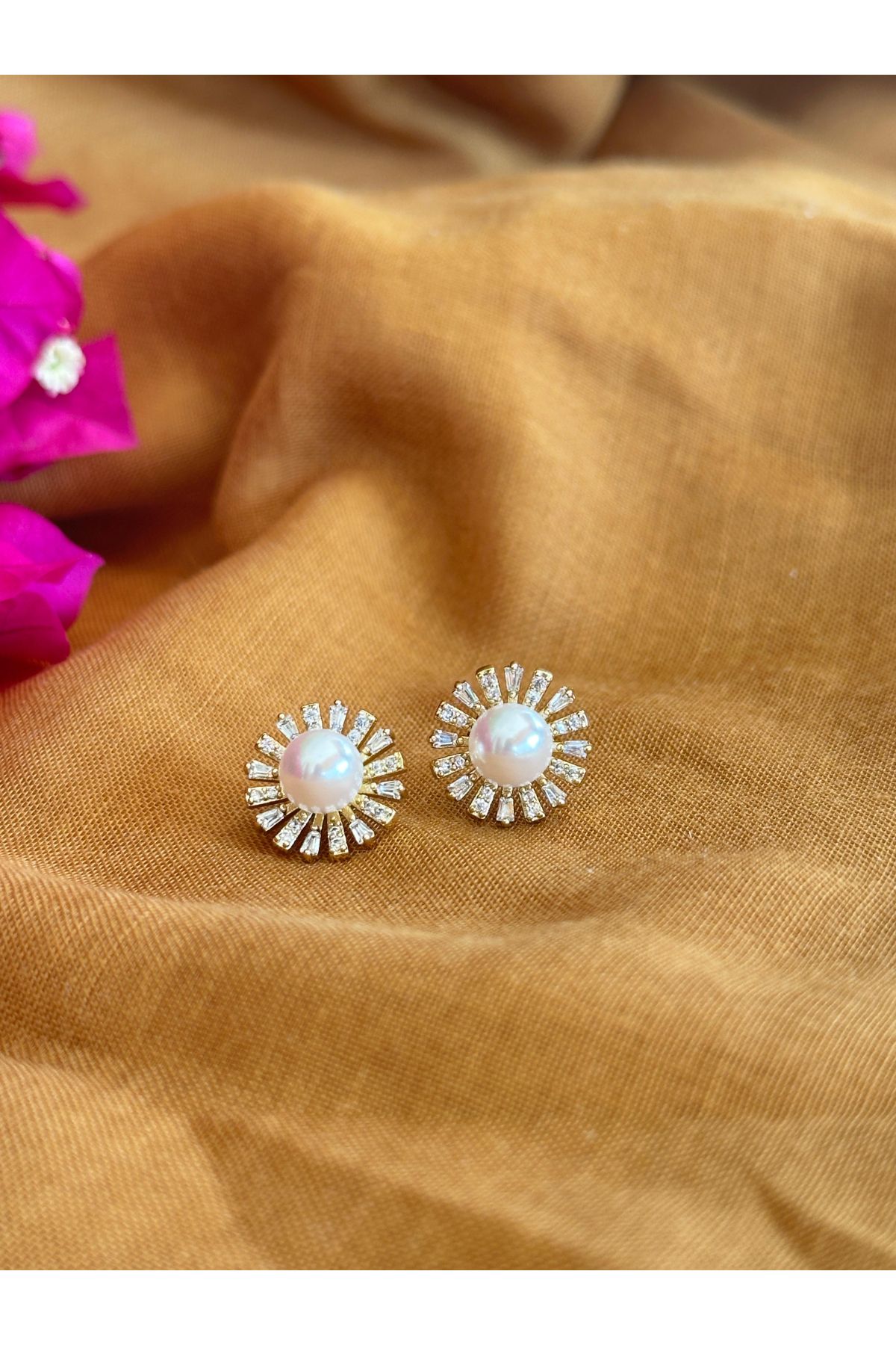S ATELIER 14 K Altın Kaplama İnci Güneş Küpe