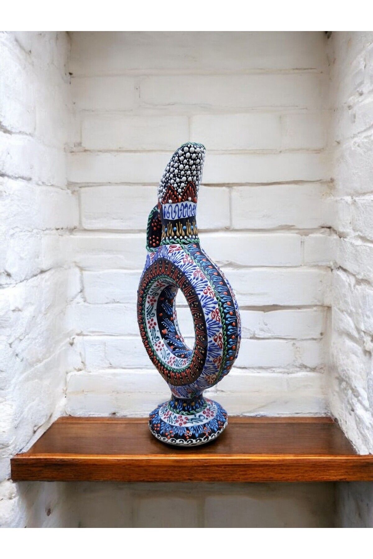 Elioure El İşlemeli Kabartma Desenli Dekoratif Çini Vazo, Siyah-Beyaz, 20 cm