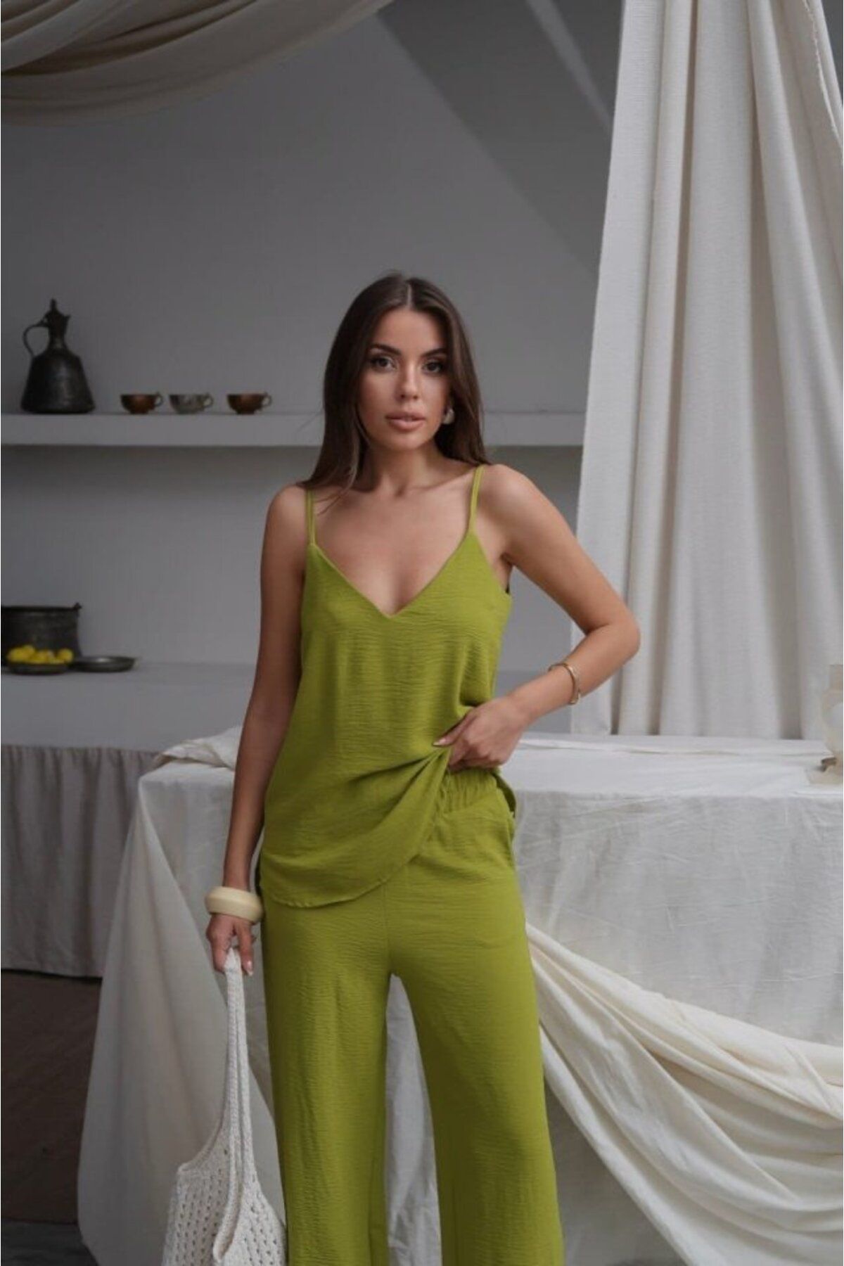 novafems Kadın Askılı Bluz Ve Bol Paça Pantolon Ikili Takım