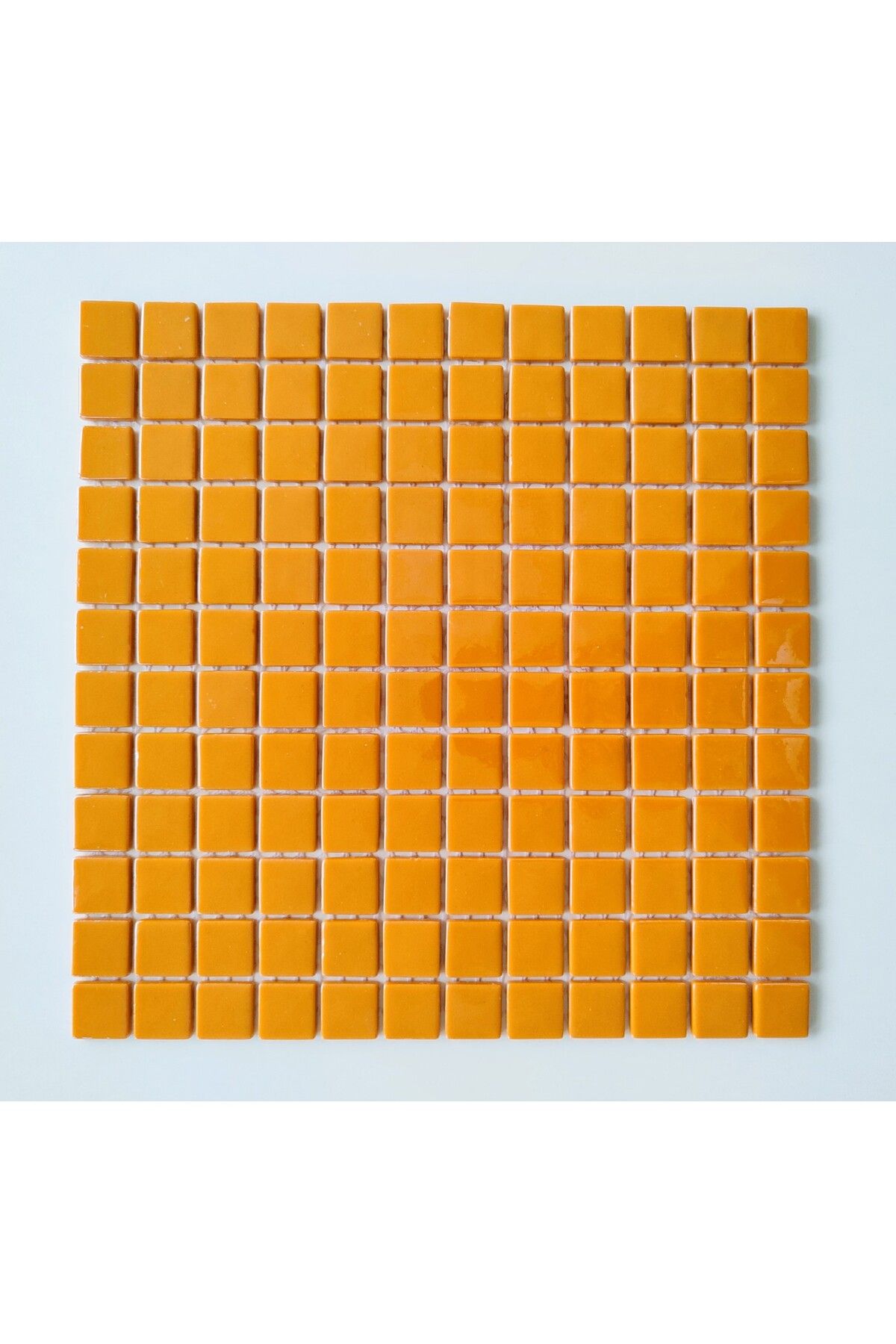 MozaiKristaL Hobi ve Sanatsal çalışmalar için Cam Mozaik. Mozaik ölçüsü: 25x25mm. File Karo ölçüsü: 31,5x31,5cm.