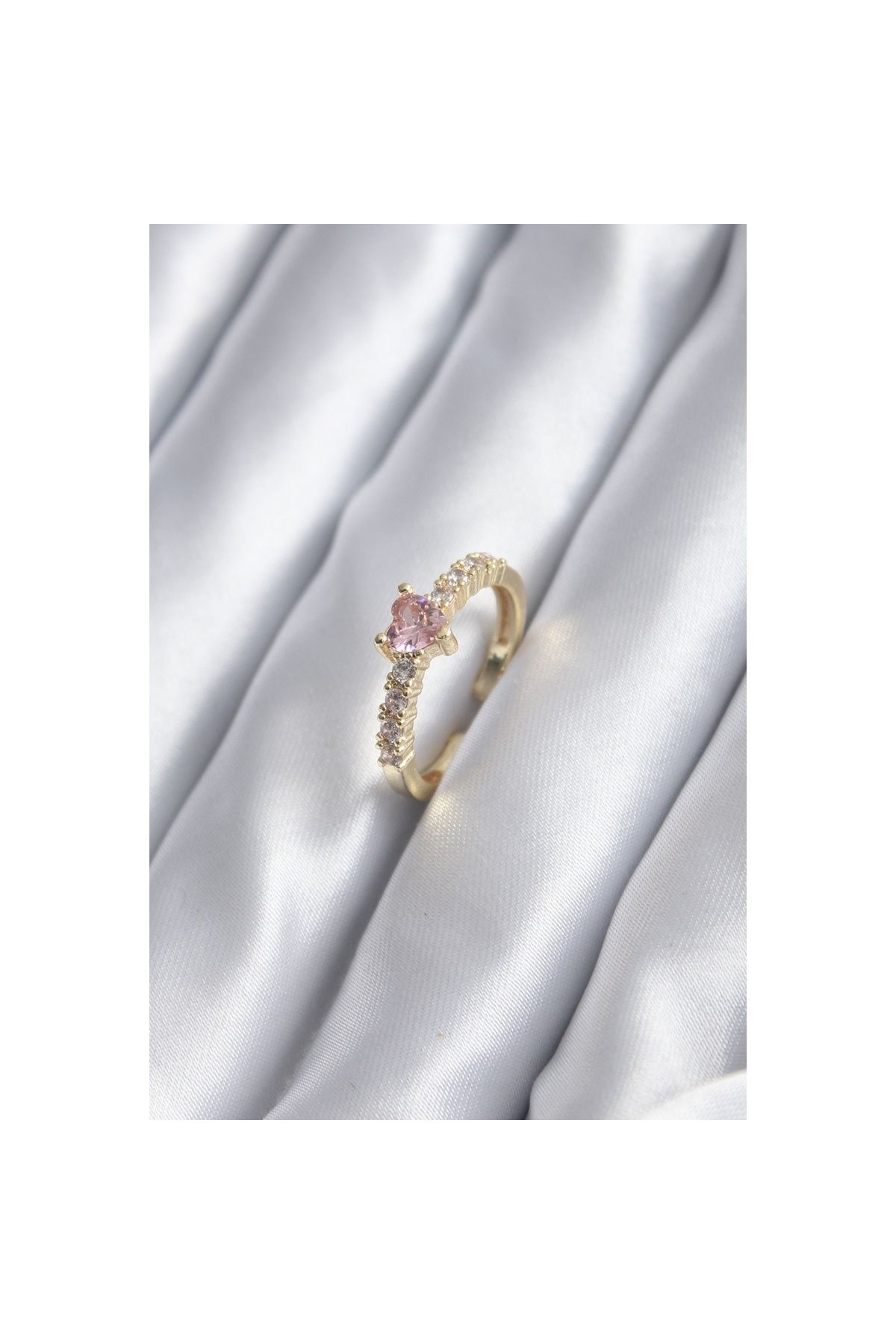 maarketim Gold Renk Zirkon Taşlı Pembe Kristal Kalp Model Kadın Yüzük