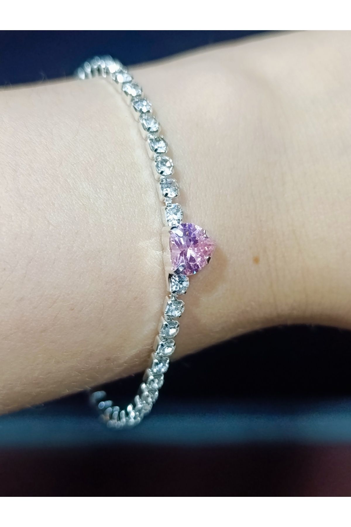 Zanora kalp detaylı suyolu pembe taşlı bileklik