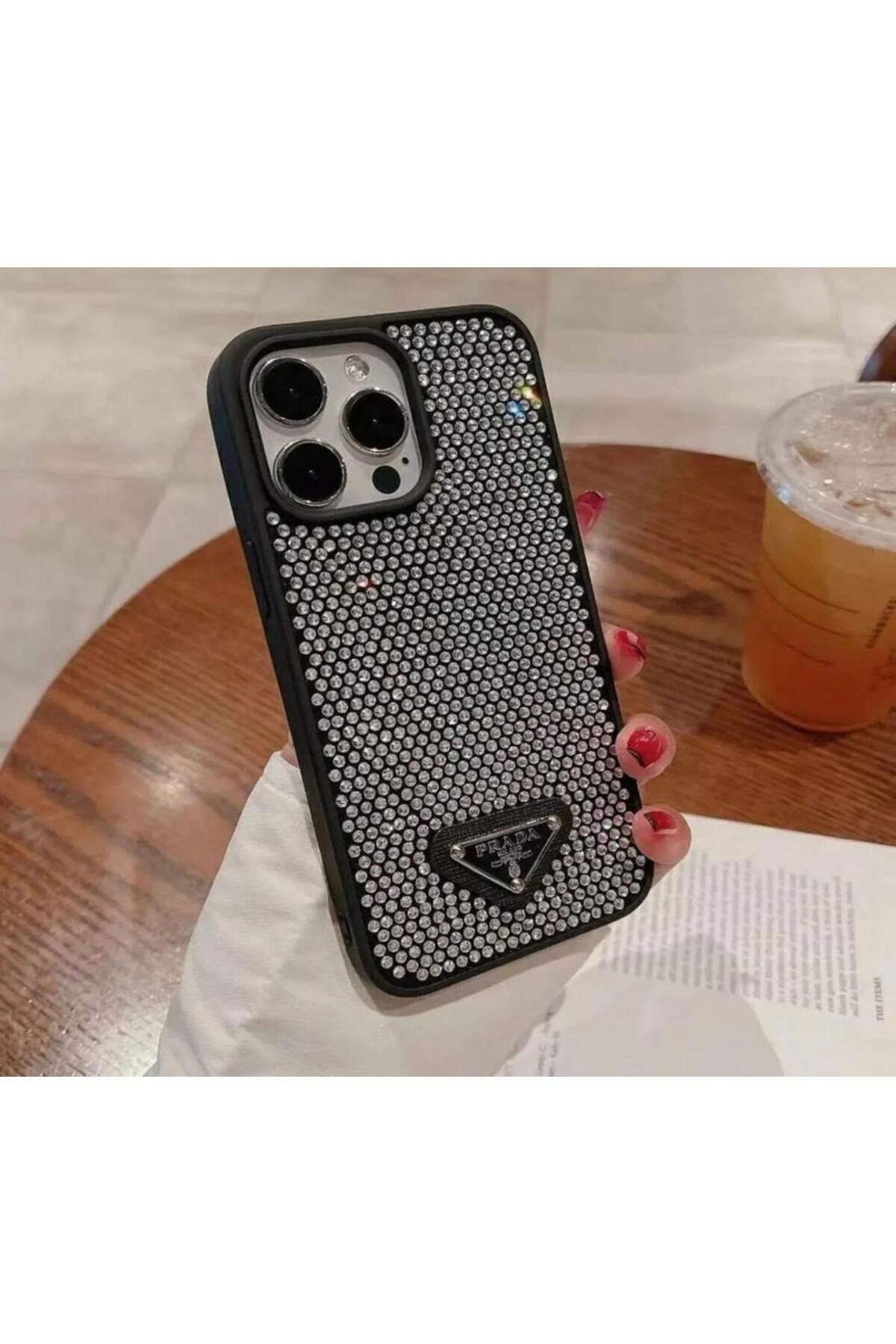 ZB Aksesuarda Moda iPhone 16 Pro Max Uyumlu Lüks Full Taşlı Markalı Kılıf