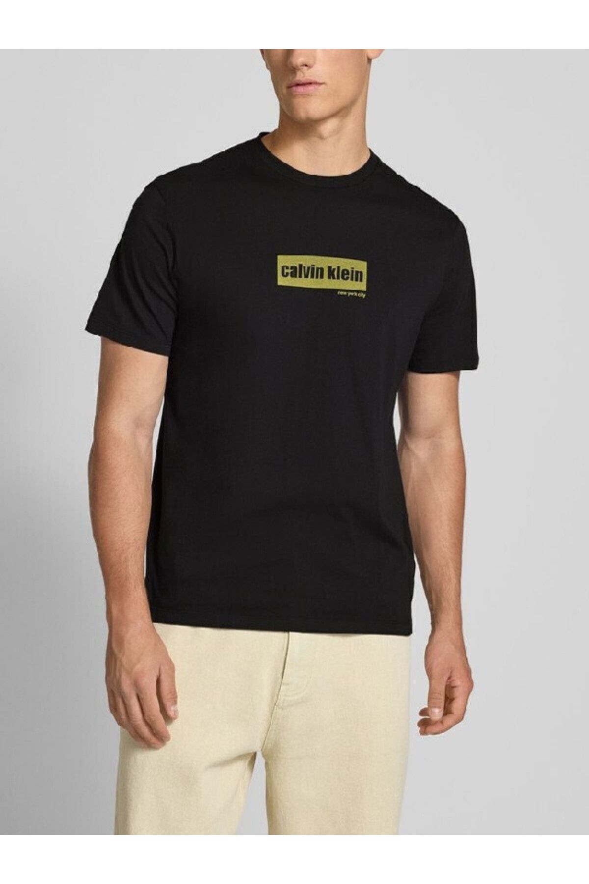 Calvin Klein Erkek Bisiklet Yaka Kısa Kol Slim Fit Ck Yaz Desen Siyah T-Shirt LV04RC849G-UB1