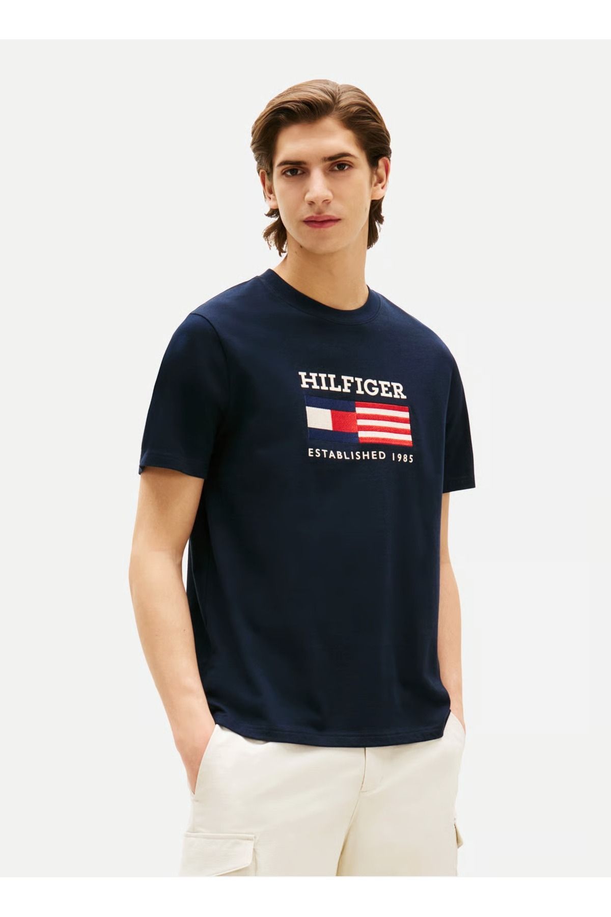 Tommy Hilfiger Erkek Kısa Kol Bisiklet Yaka Tommy Hilfiger Yazı Desen Slim Fit Lacivert T-Shirt MW0MW39843-DW5