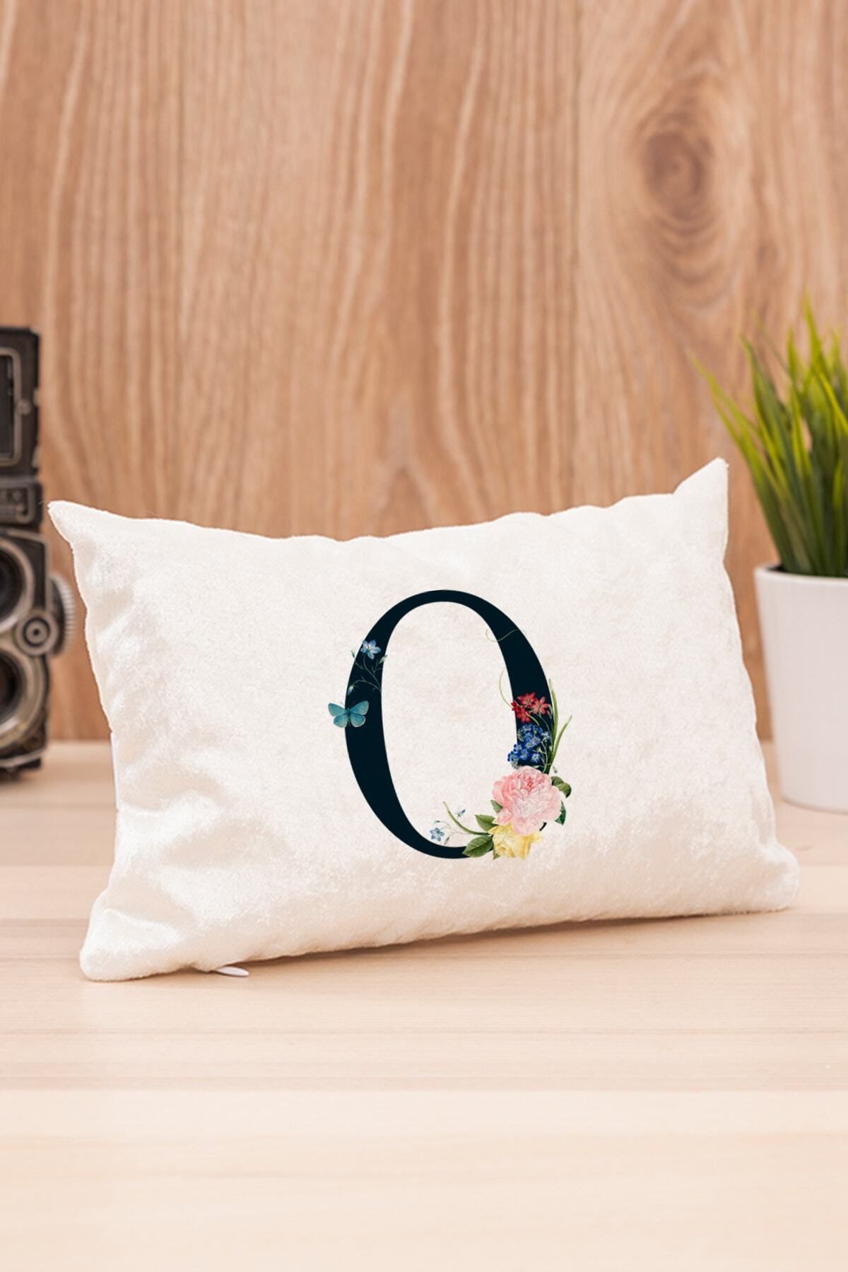 teknotrust Renkli çiçek tasarımlı ergonomik boyun yastığı, rahat ve şık kullanım sağlar.