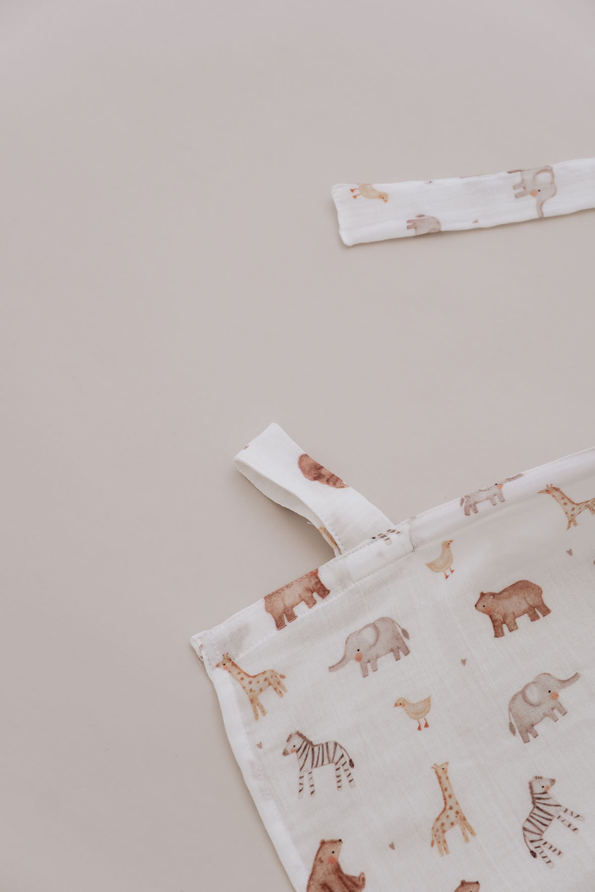 Tuğba Kuğu Müslin Emzirme Örtüsü - Pureline Series - Cute Animals fotoğrafı 6 (önizleme)