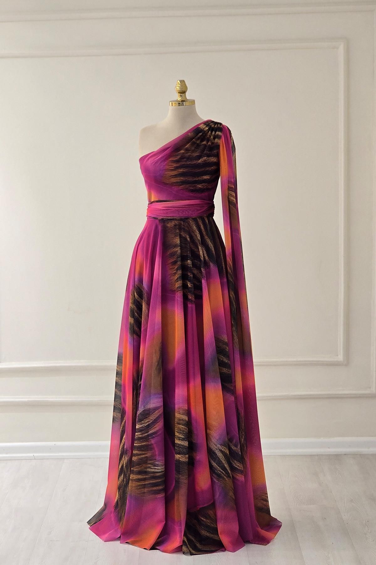 Yonca Moda Evi Fuşya Tek Omuz Desenli Abiye 7280