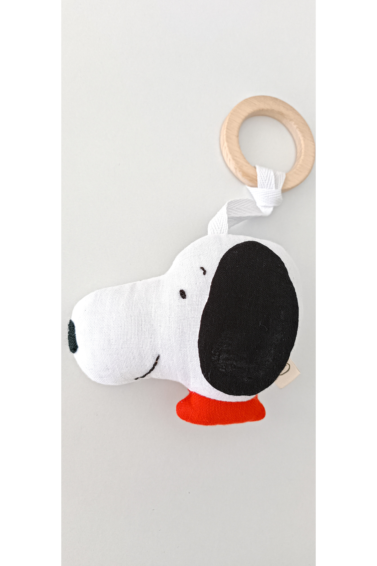 O&G Collection Sevimli Snopy %100 Pamuklu Müslin Oyuncaklı Doğal Ahşap Diş Kaşıyıcı / Bebek Odası Dekoru fotoğrafı 3 (önizleme)