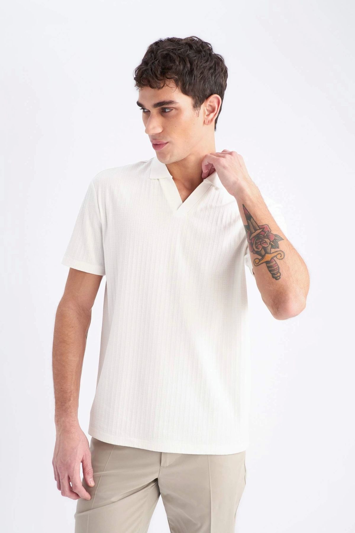 DeFacto E1207 Ekru Regular Fit Kısa Kollu Krinkıl Polo Tişört