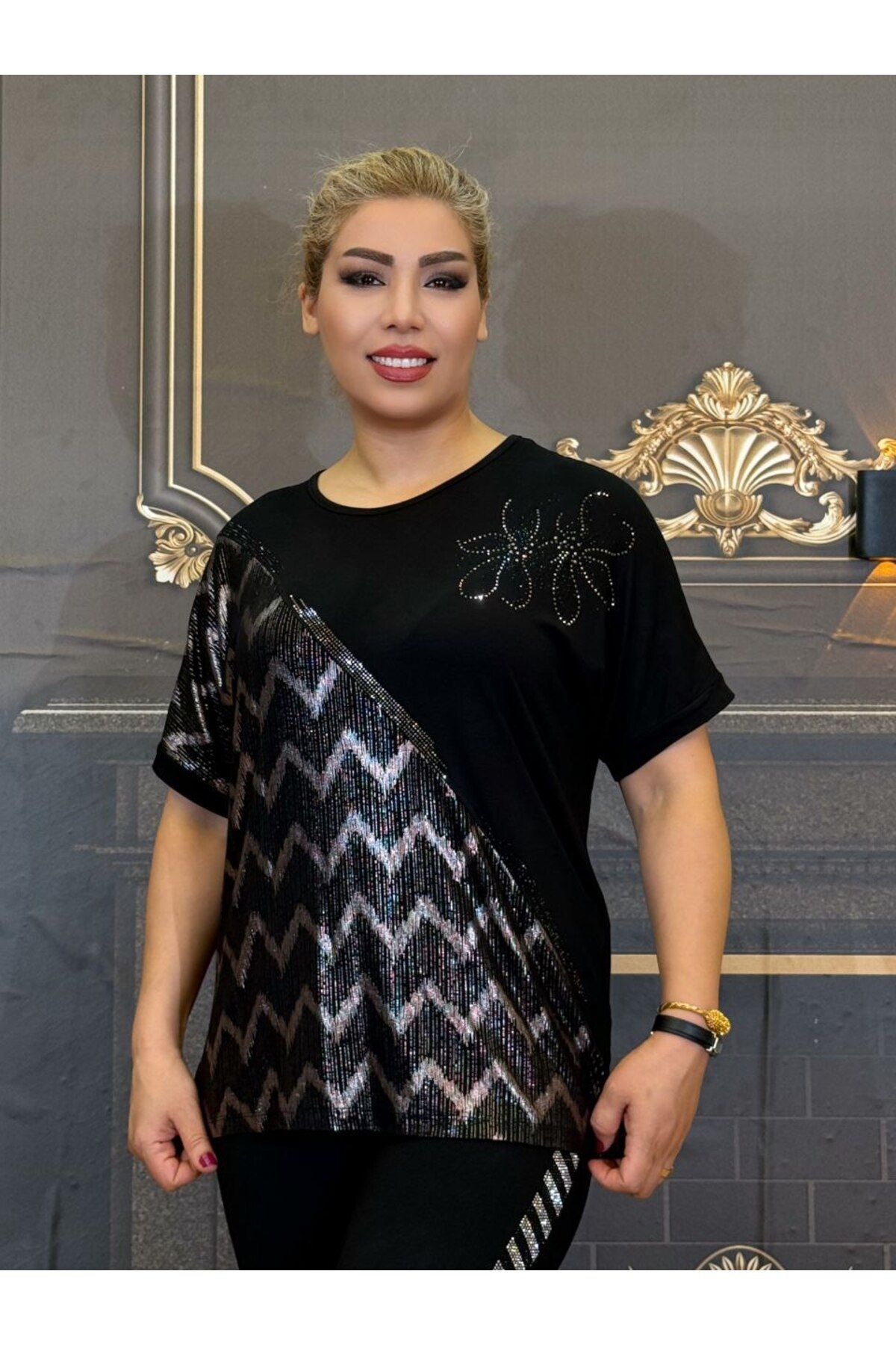 Yeşilmoda bluz,,Desenli Baskı,Siyah,kısa kollu,Penye iplik kumaş,Taşli işlemeli,Yzlik