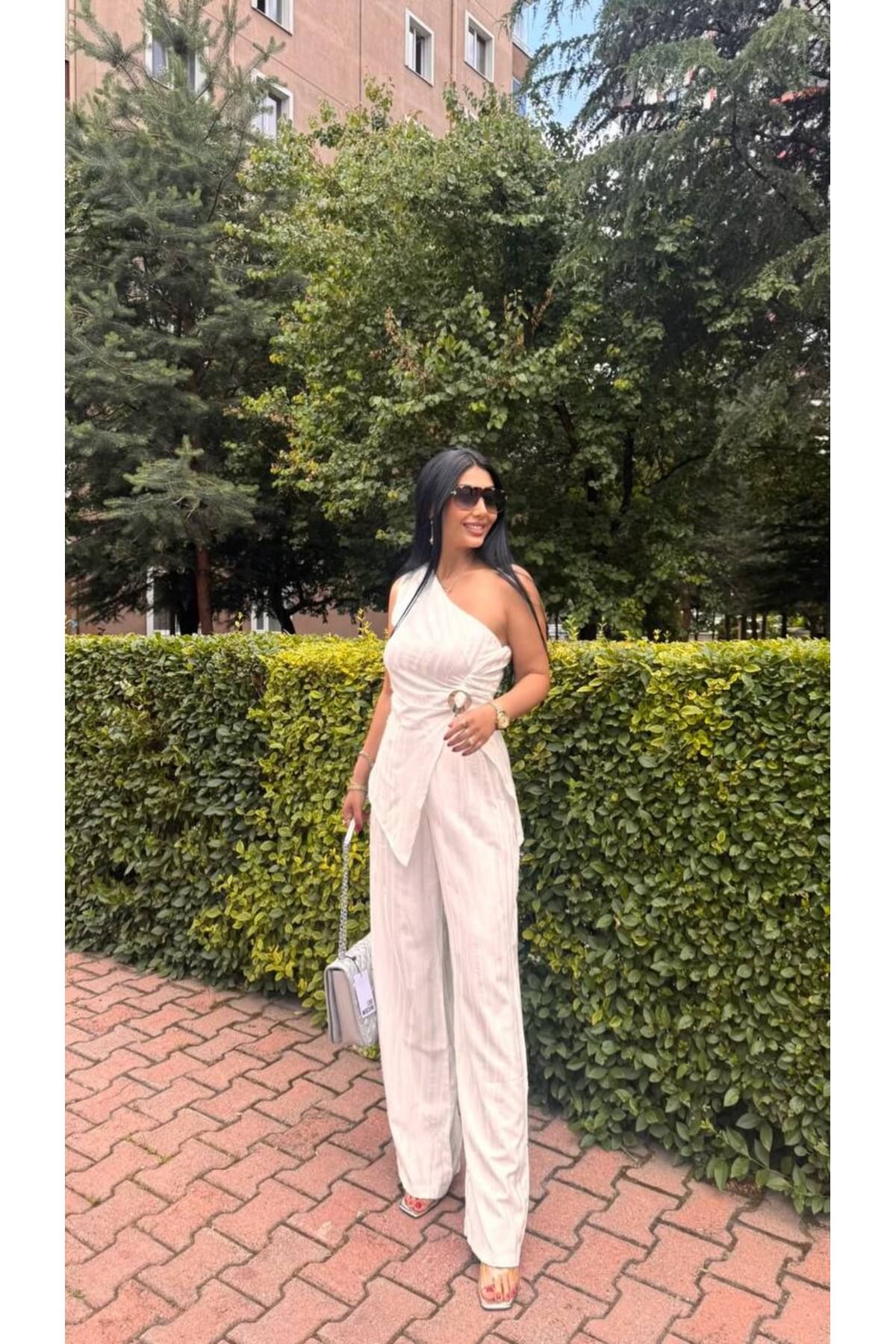 Gülşen Gök Butik Metal Toka Detay Tek Omuz Bluz Pantolon Takım