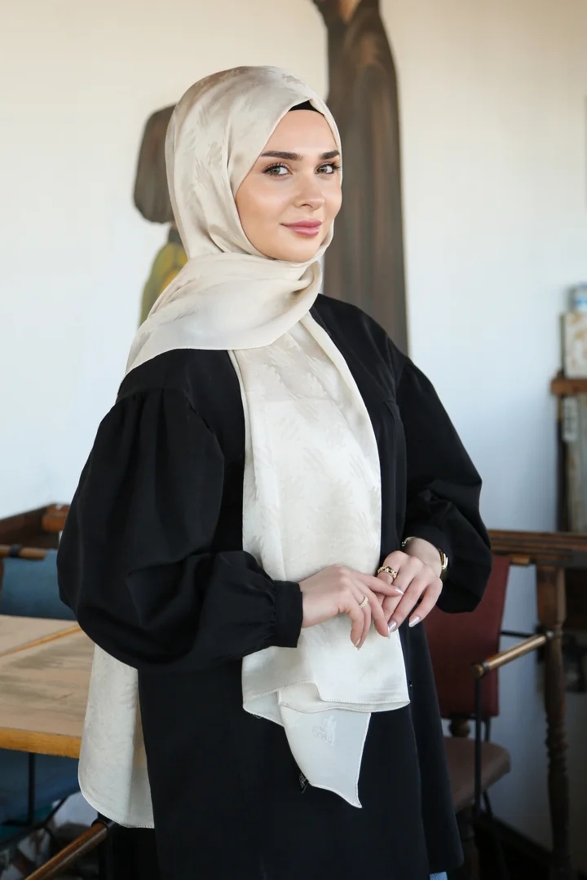 Armine-Trend Lyon Shawl 4 5