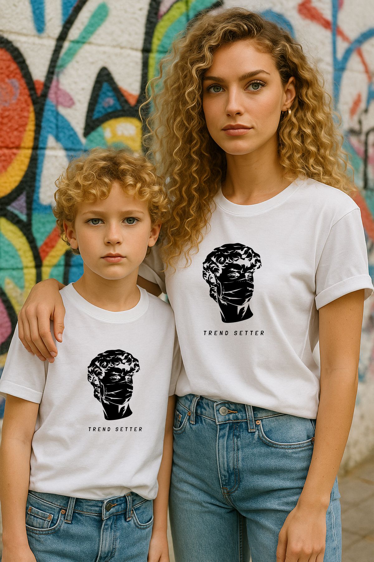 TARZ STİL Anne Oğul Uyumlu Maskeli Heykel Baskılı Trend Tişört 12714