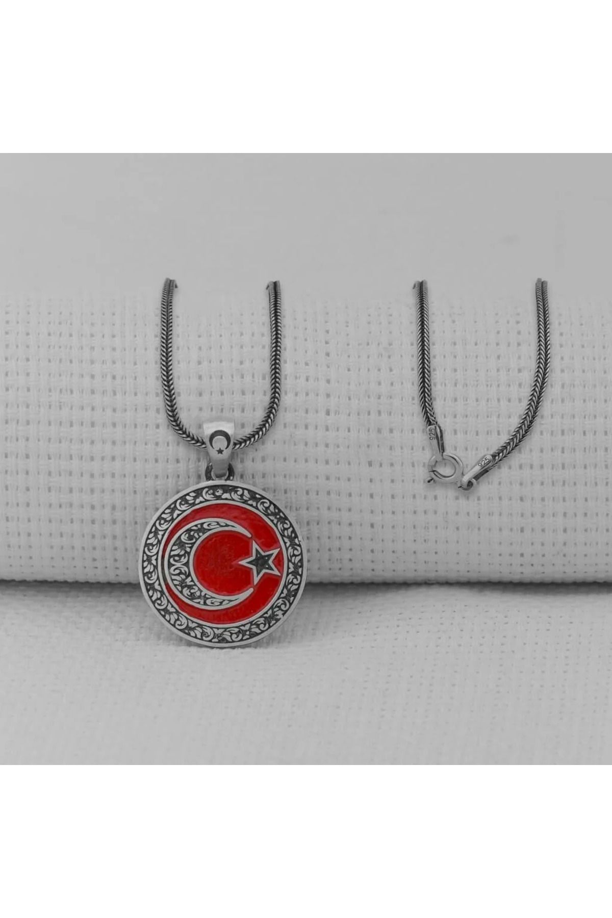 shop Gravur İşlemeli Ay Yıldız Orta Boy 925 Ayar Gümüş Erkek Kolye