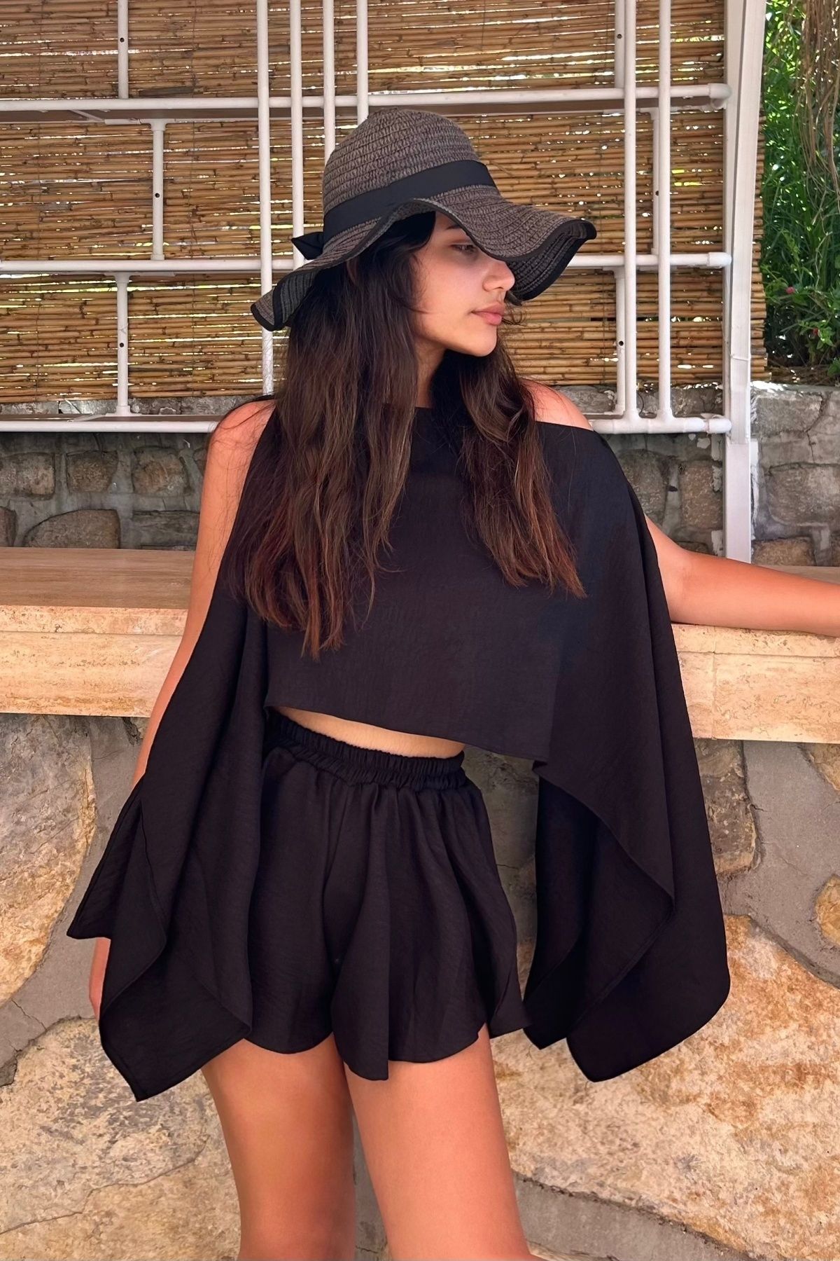 World Fashion Trends Omuz Detaylı Keten Takım Şort ve Bluz