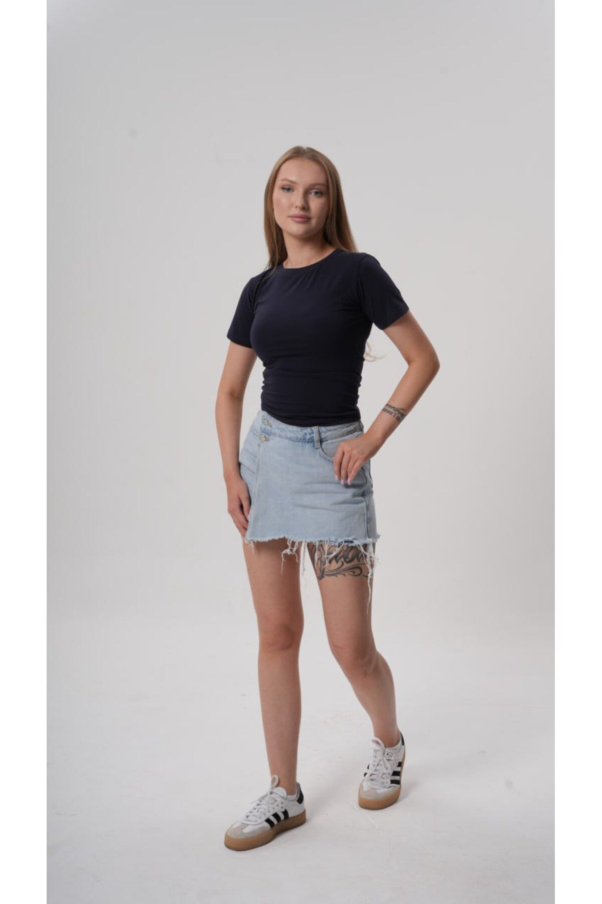 femmes fraiches Femmes Basic Fitted T-shirt