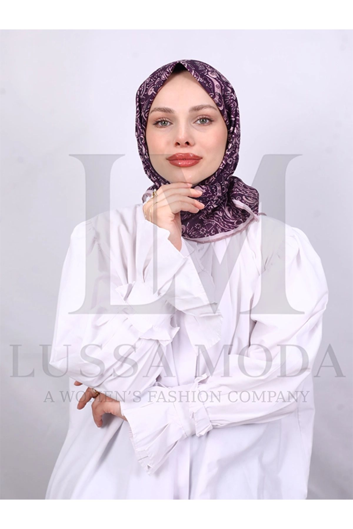 LUSSAMODA SOFT PAMUKLU DESENLİ EL DİKİŞ EŞARP