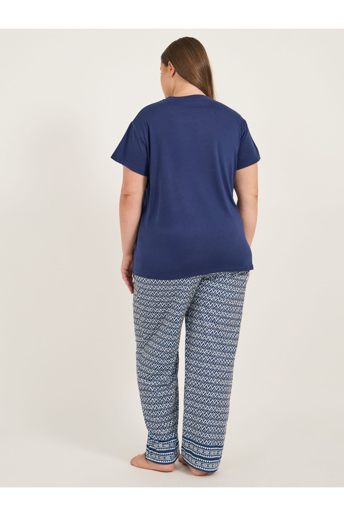 Styli-Plus Size Calm Slogan Print T-Shirt and Aztec Print Pyjama Set 5