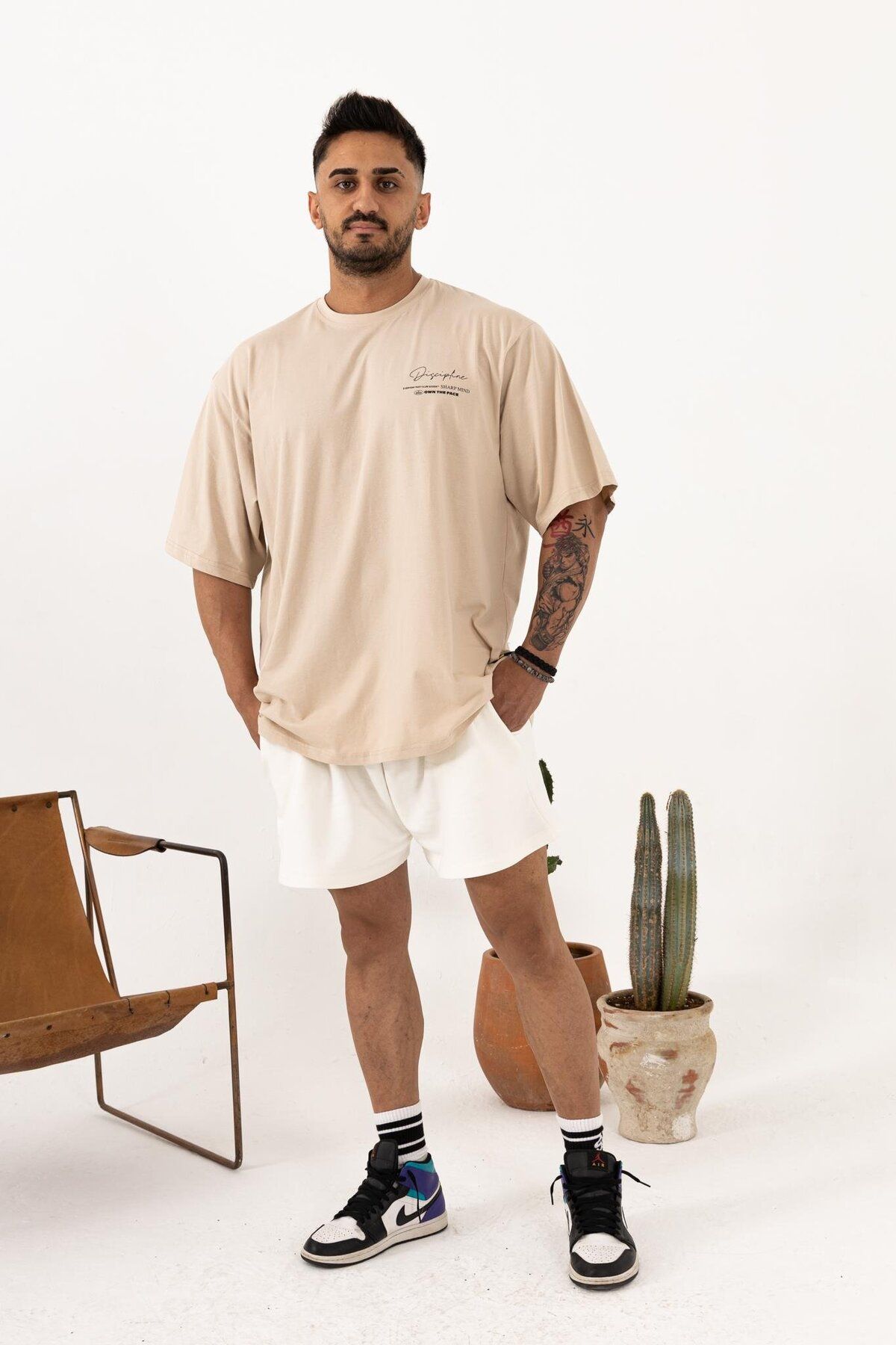 QUİCKPREP Oversize Beyaz T-Shirt – Erkek Günlük Spor Stil (Discipline Baskılı)