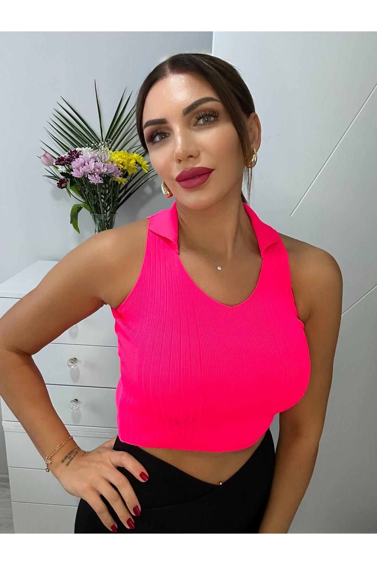 sterktekstil Kadın Yakalı Düz Renk Crop T-Shirt