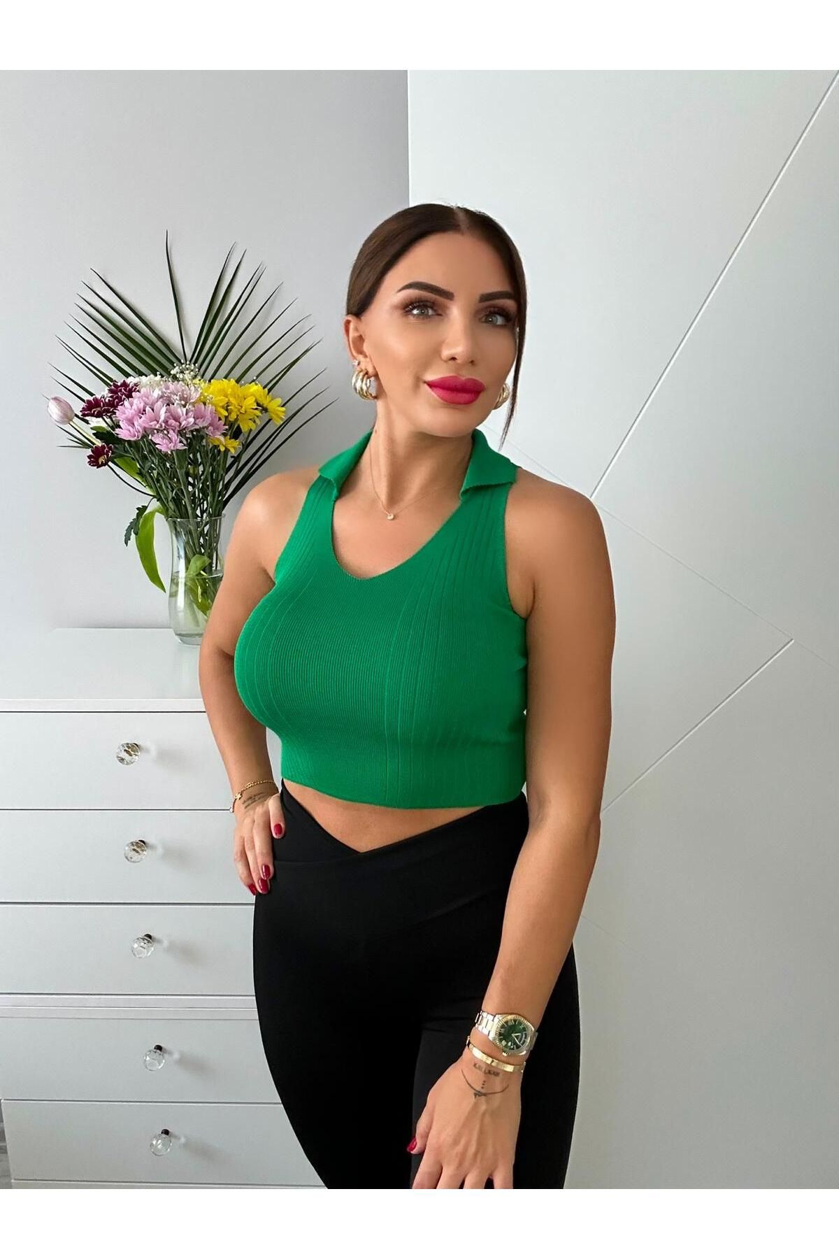 sterktekstil Kadın Yakalı Düz Renk Crop T-Shirt