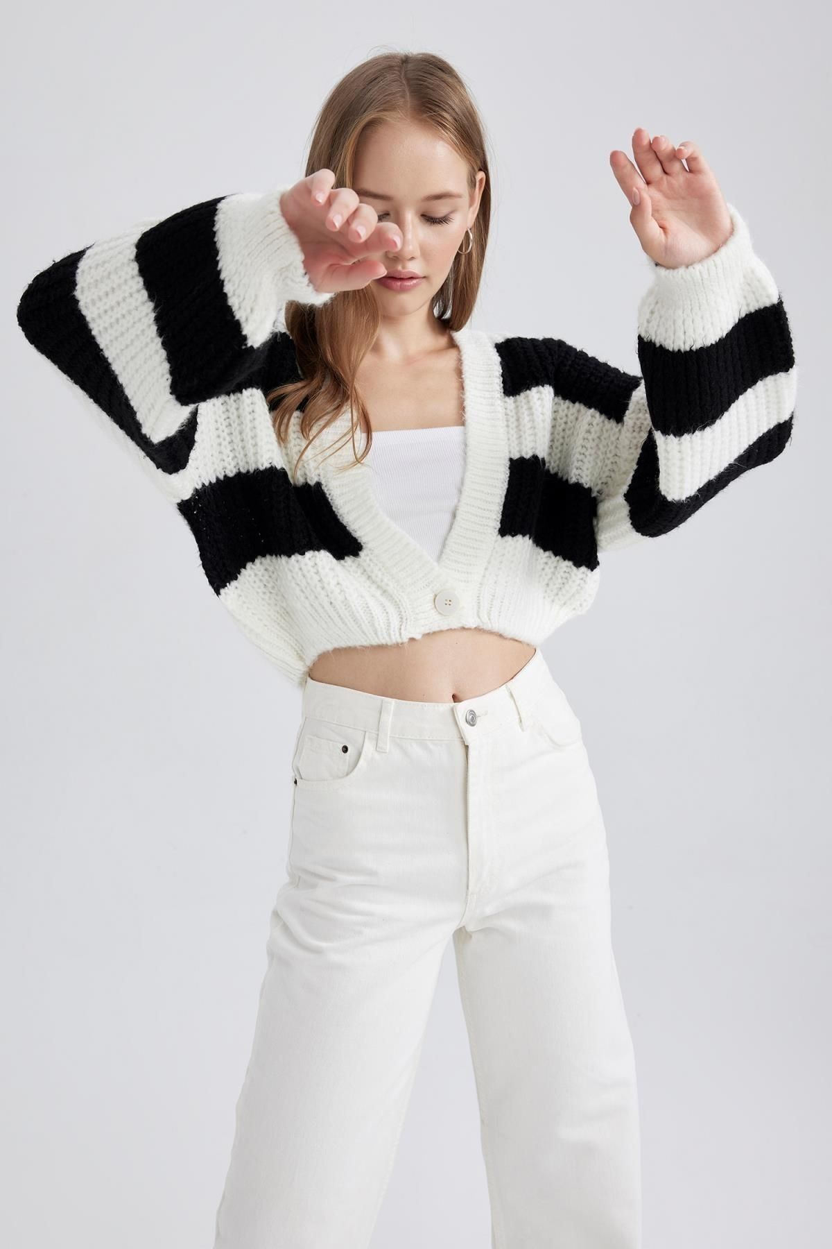 DeFacto Coool Oversize Fit V Yaka Triko Hırka
