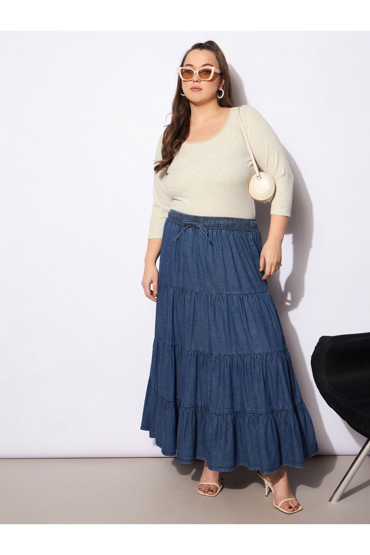 Sassafras By Styli-Plus Size A-Line Tiered Maxi Skirt with Drawstring 6