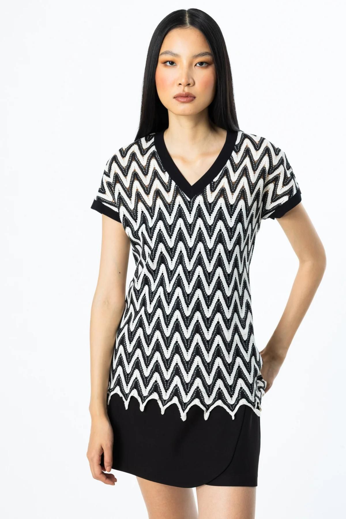 Onteks 51437 ONTEKS BLUZ ZİGZAK DESENLİ V YAKA