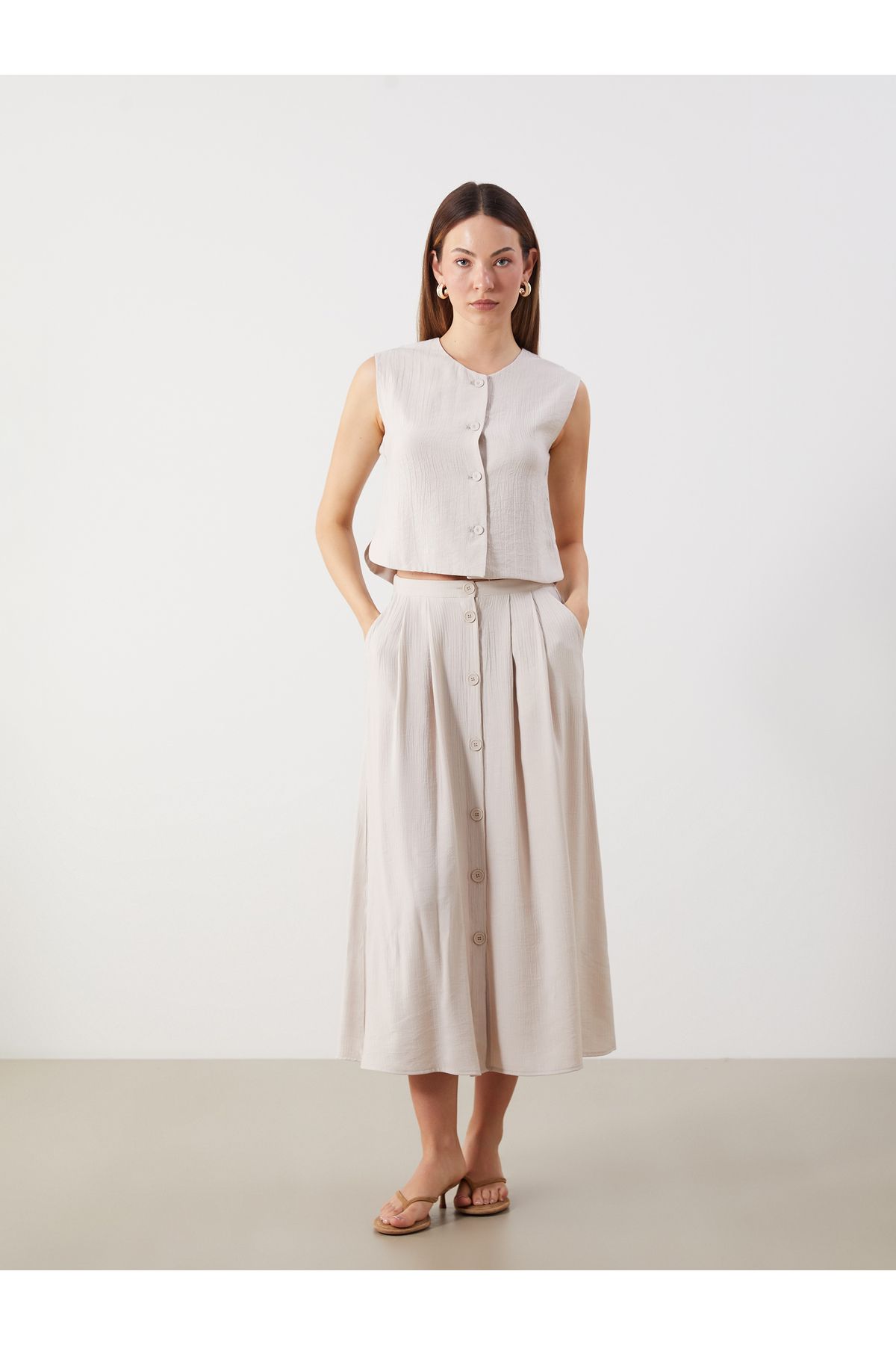 LC Waikiki-Textured Pleated Skirt with Elastic Waist 1