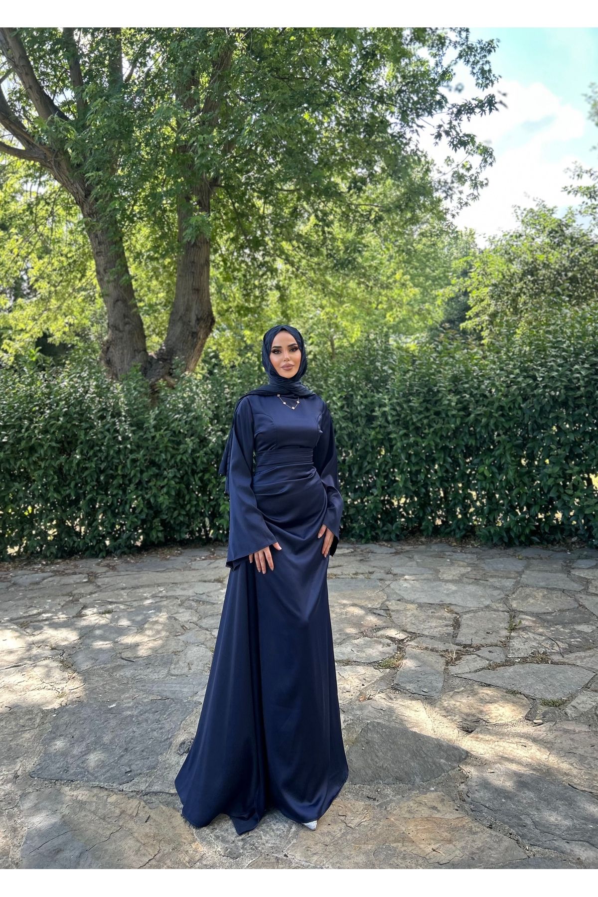 ZÜBİŞ BUTİK Zeyna Kuyruklu Saten Tesettür Abiye