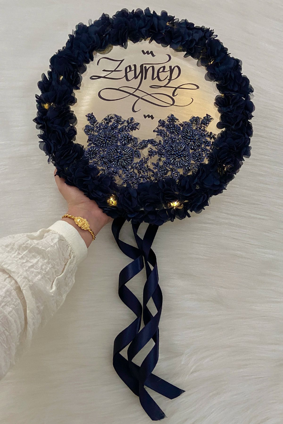 ZEYMERADE Lacivert Ledli Şeffaf Kaligrafi Gelin Tefi 32cm Vip Güpür Ve Çiçek Düğün Kına Nedime Bride Parti