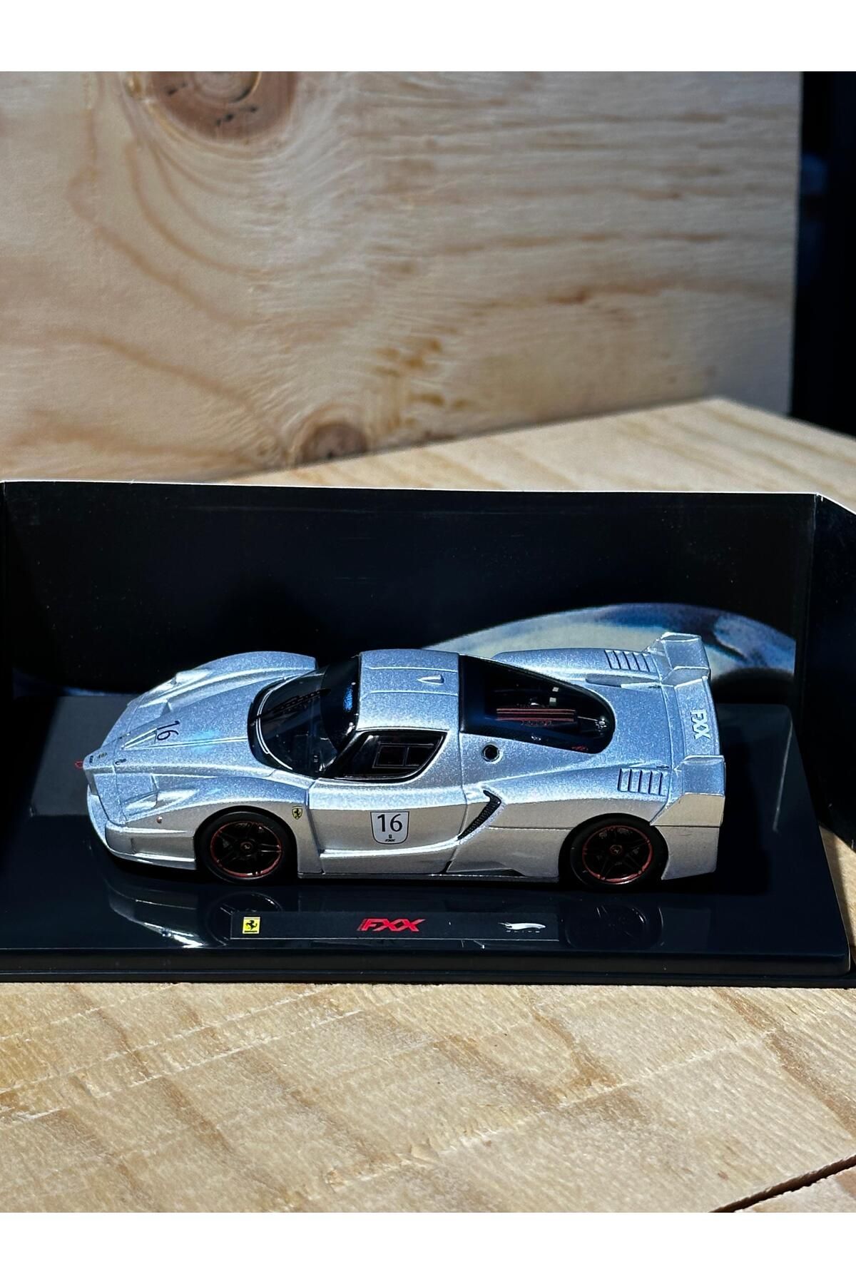 HOT WHEELS NADİR KOLEKSİYONLUK FERRARİ FXX HOTWHEELS 1:43