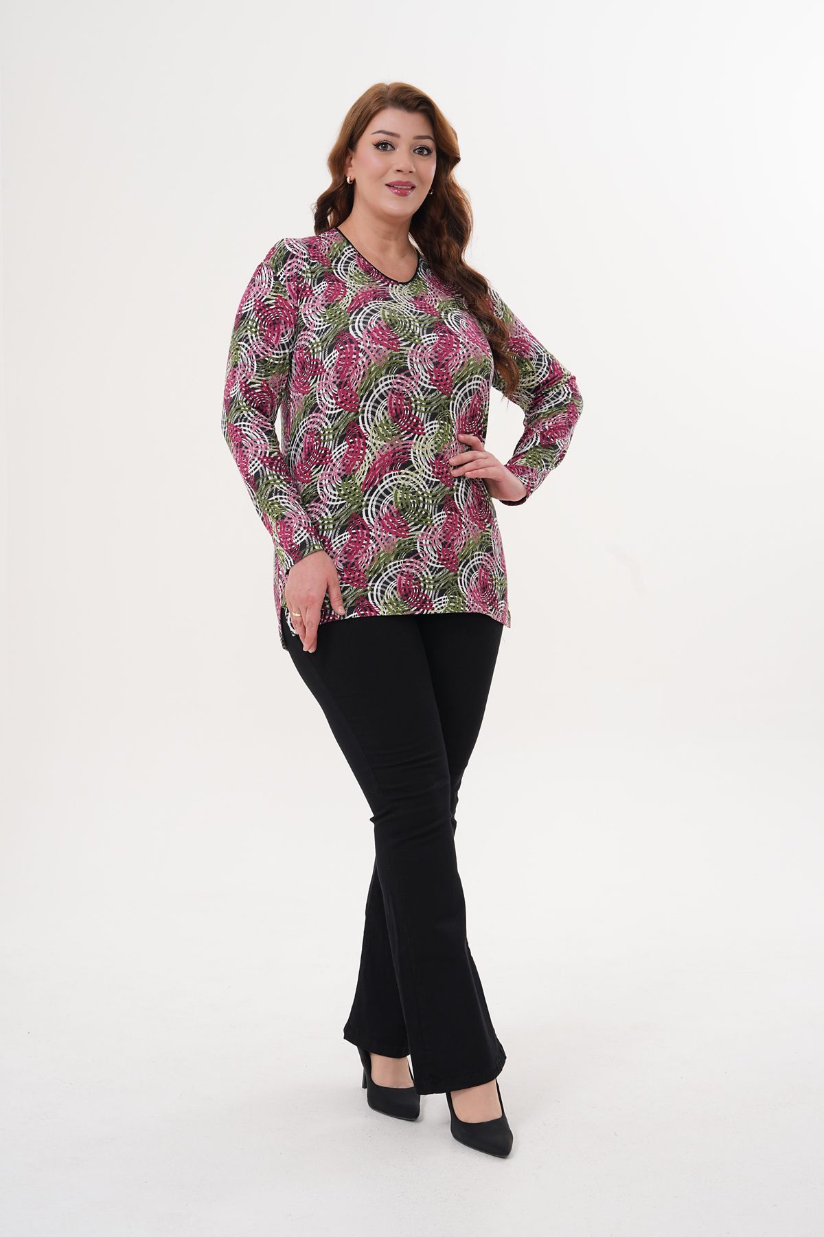 Butik Büyük Beden Uzun Kol Yeşil-Pembe-Siyah-Beyaz Modern Desenli Geniş Kalıp Esnek Rahat Viskon Anne Bluz
