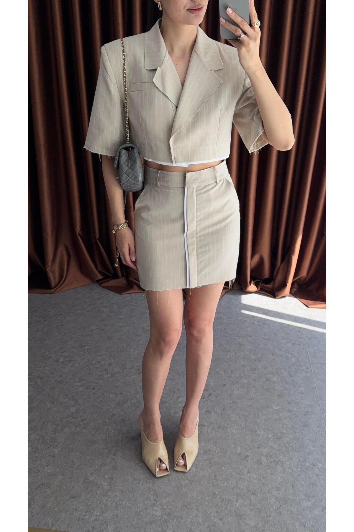 HAZELANNA-Shoulder Padded Striped Suit 3