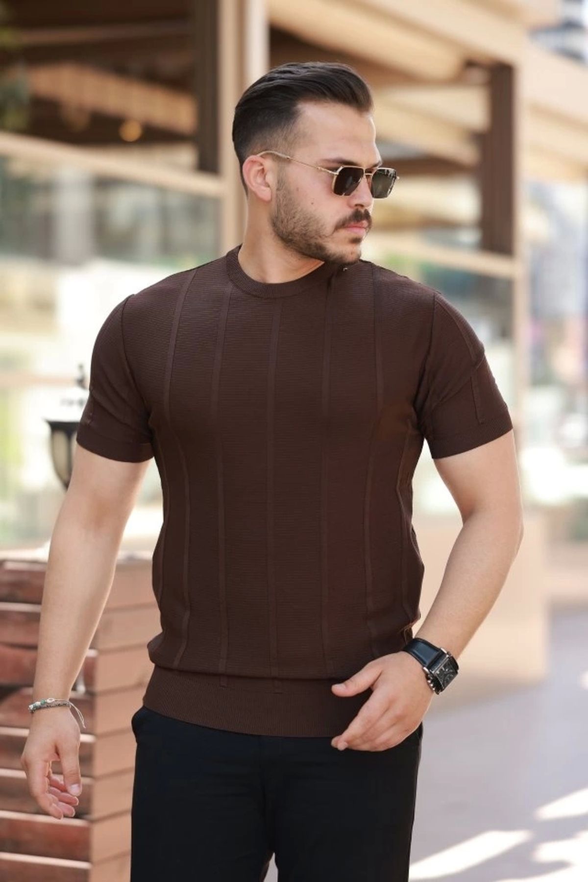 Butik Erkek Desenli çizgi Kabartmalı Kısa Kollu Tişört