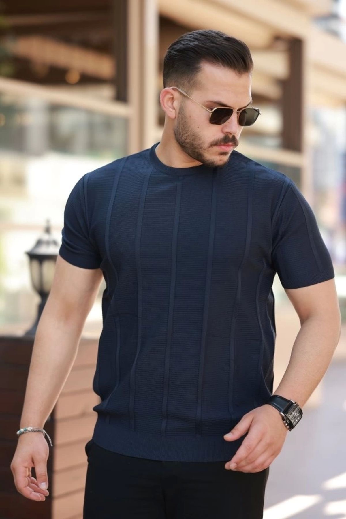 Butik Erkek Desenli çizgi Kabartmalı Kısa Kollu Tişört