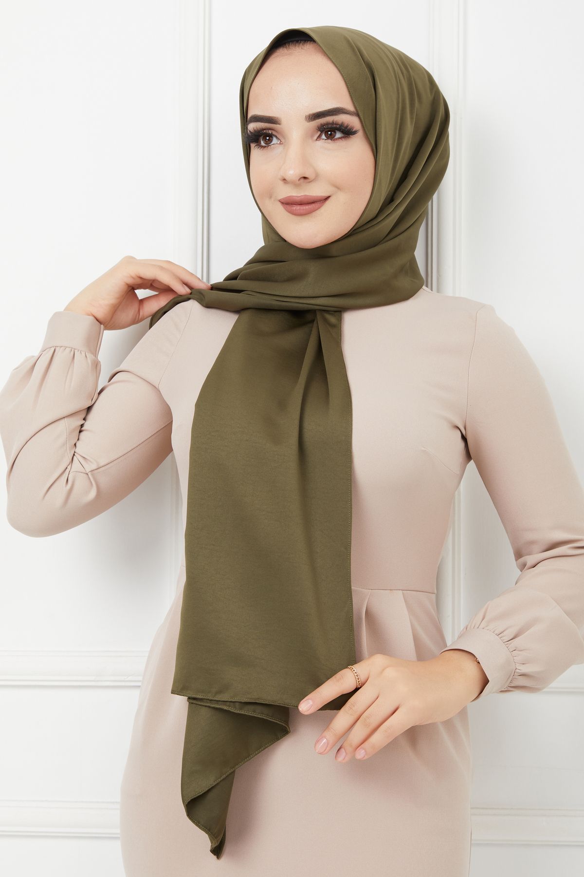 Butik ”%100 İpek Zarafeti | Lüks Dokunuşlu Şal Modeli