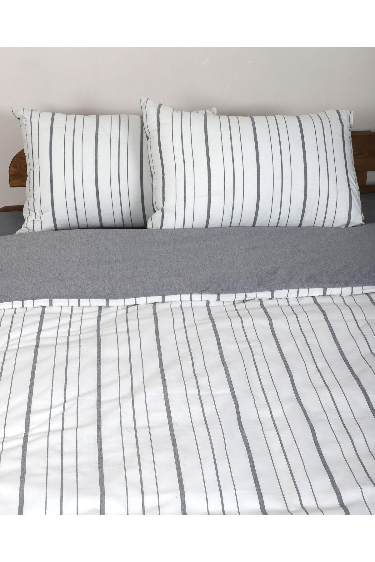 Gloriys Home & Decor Antrasit çizgili desen çift kişilik nevresim takımı çift yünlü kullanım düz çarşaflı