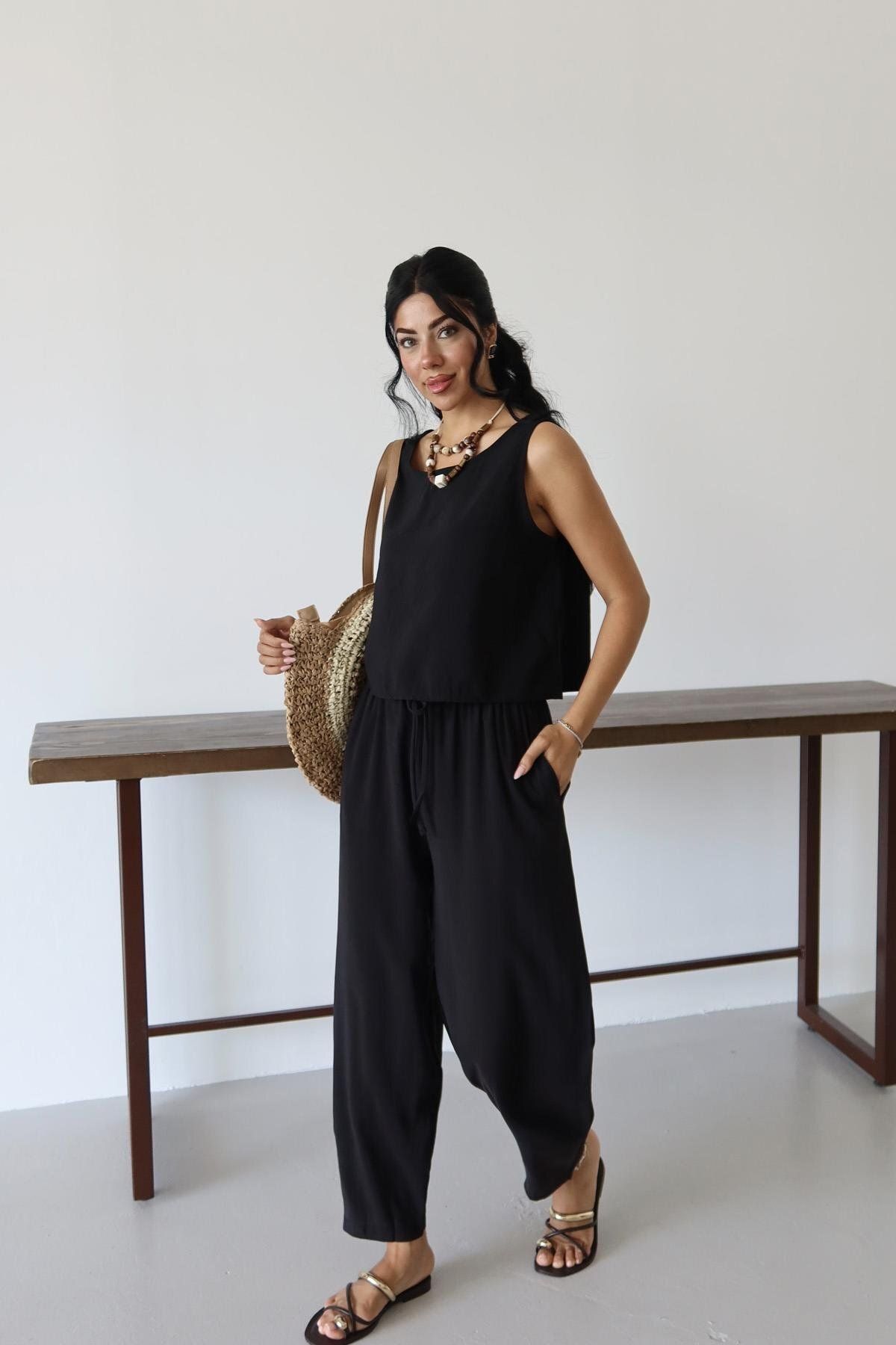 İstangül Butik Minimal Ease Kolsuz Yazlık Takım
